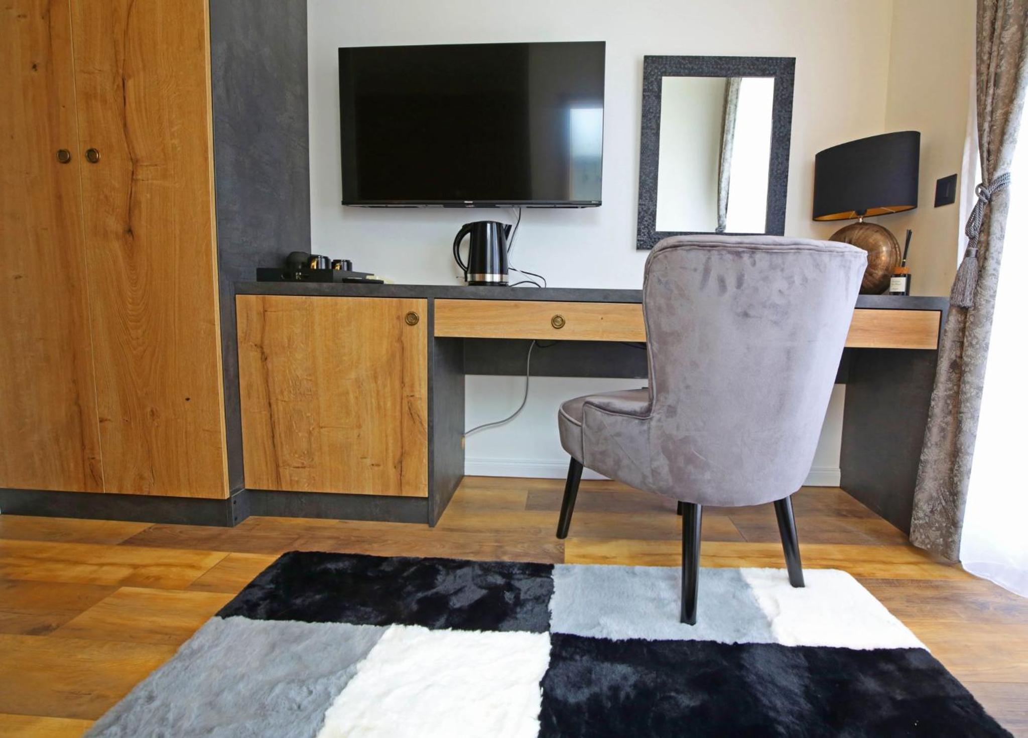 Double Room - Photo 9