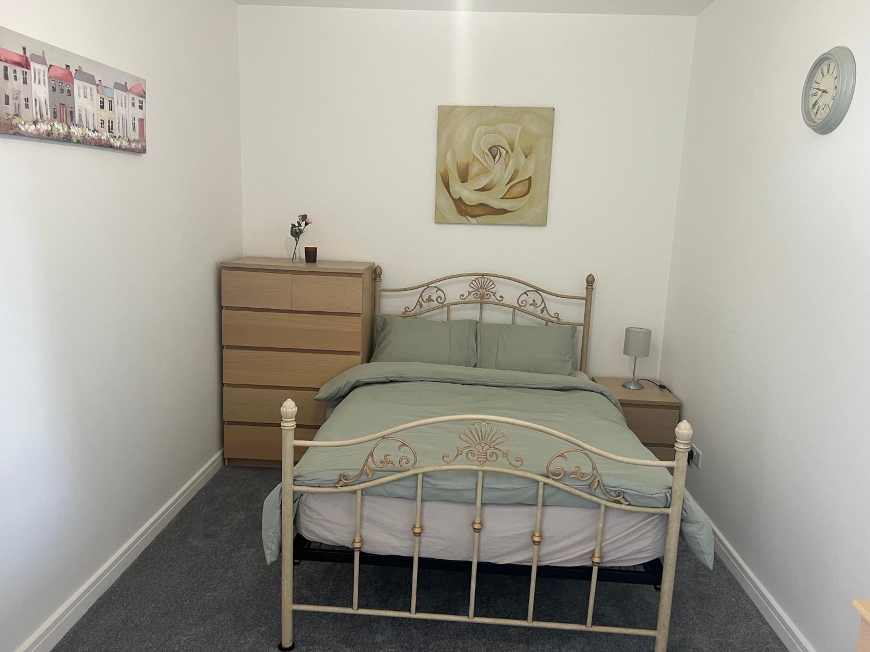 Three-Bedroom Apartment photo 2