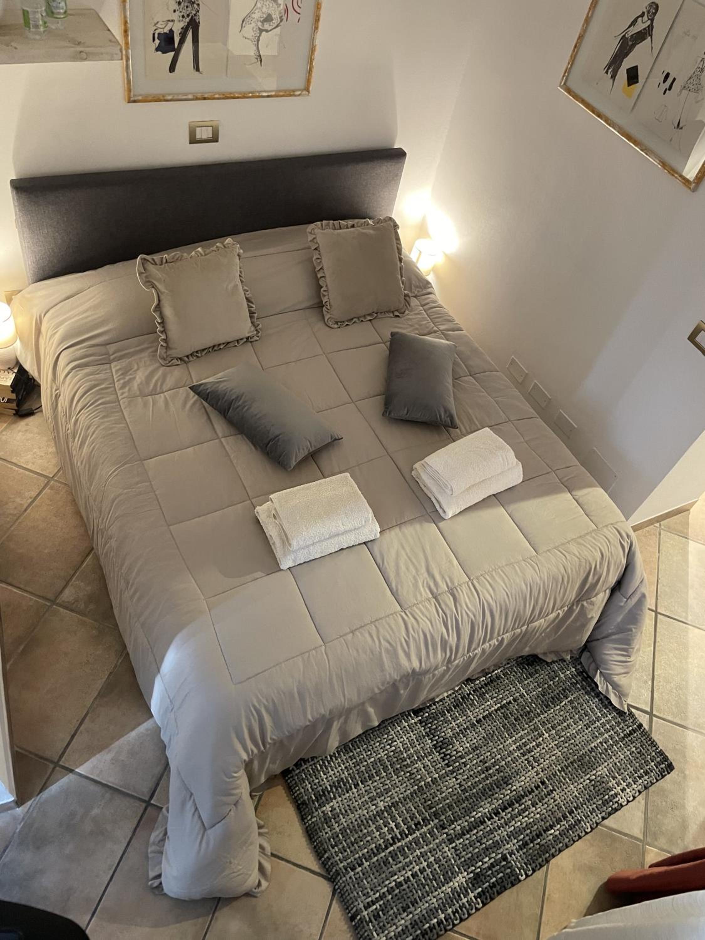 Large Double Room photo 3