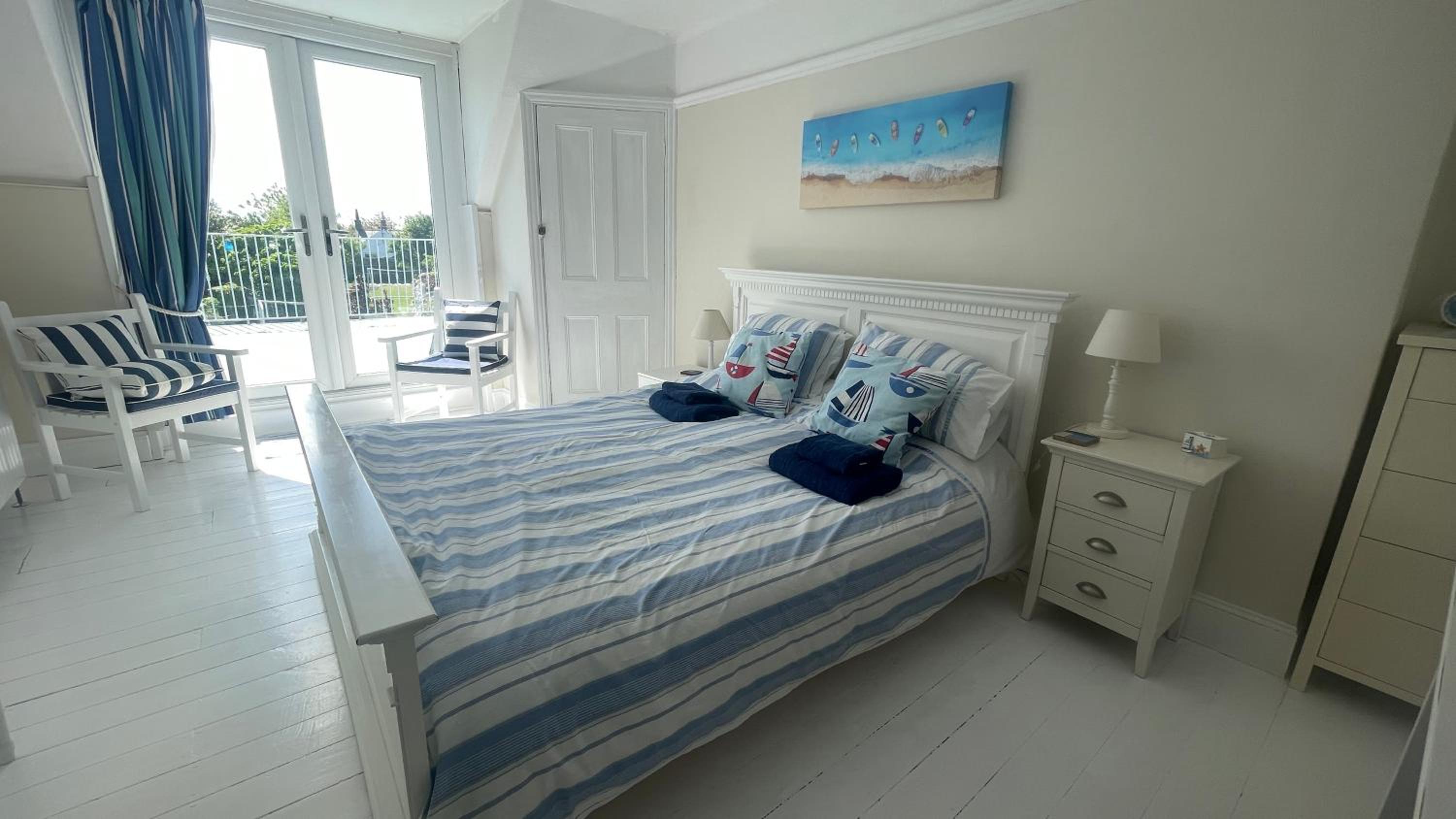 Three-Bedroom House photo 1