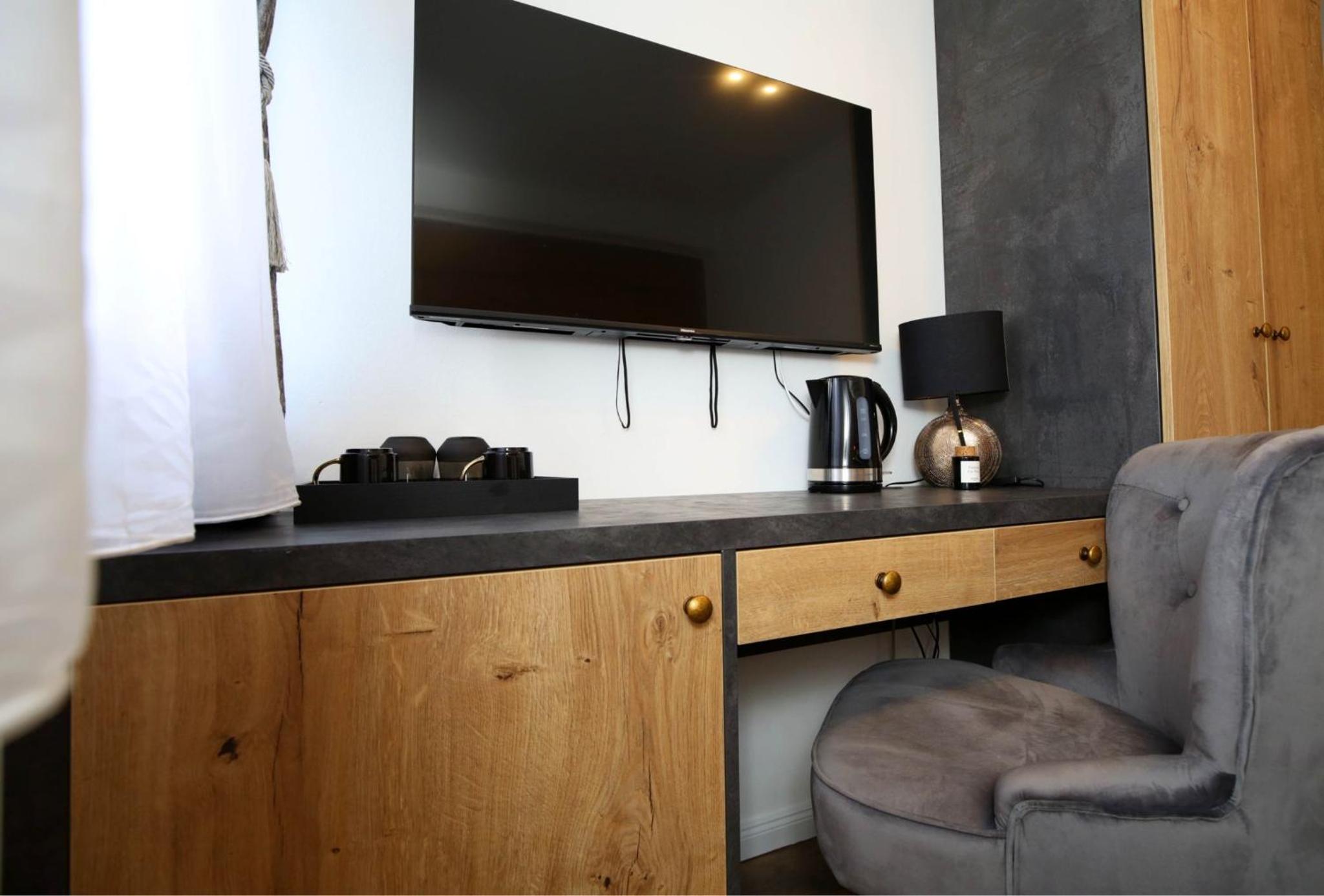 Double Room - Photo 11