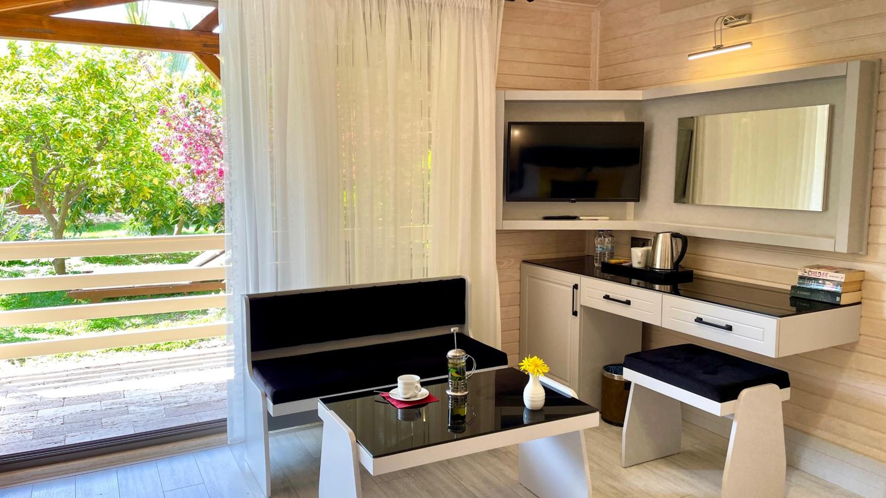 Bungalow with Garden View (2 Adults) photo 2