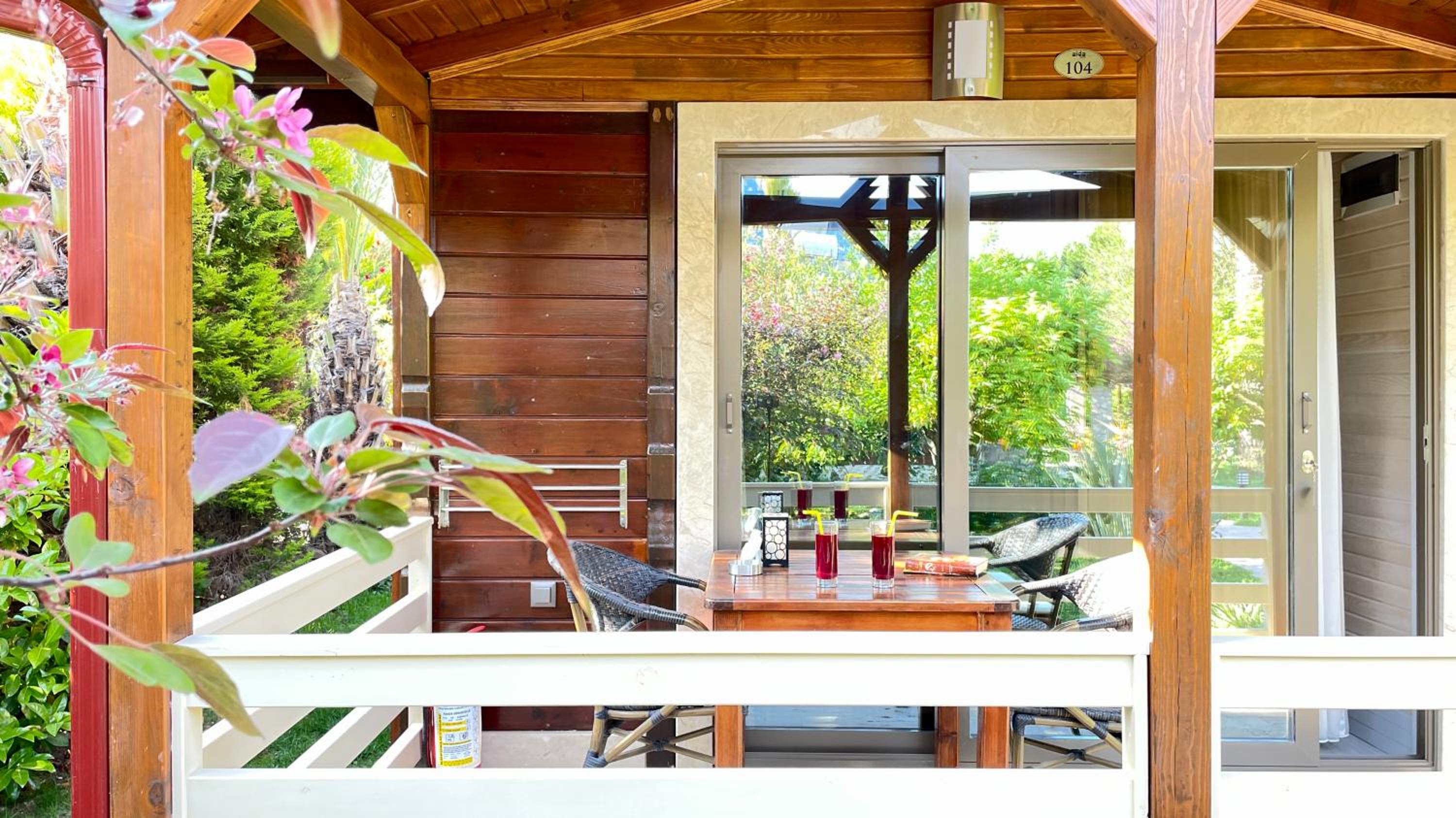 Bungalow with Garden View (2 Adults + 2 Children) photo 3