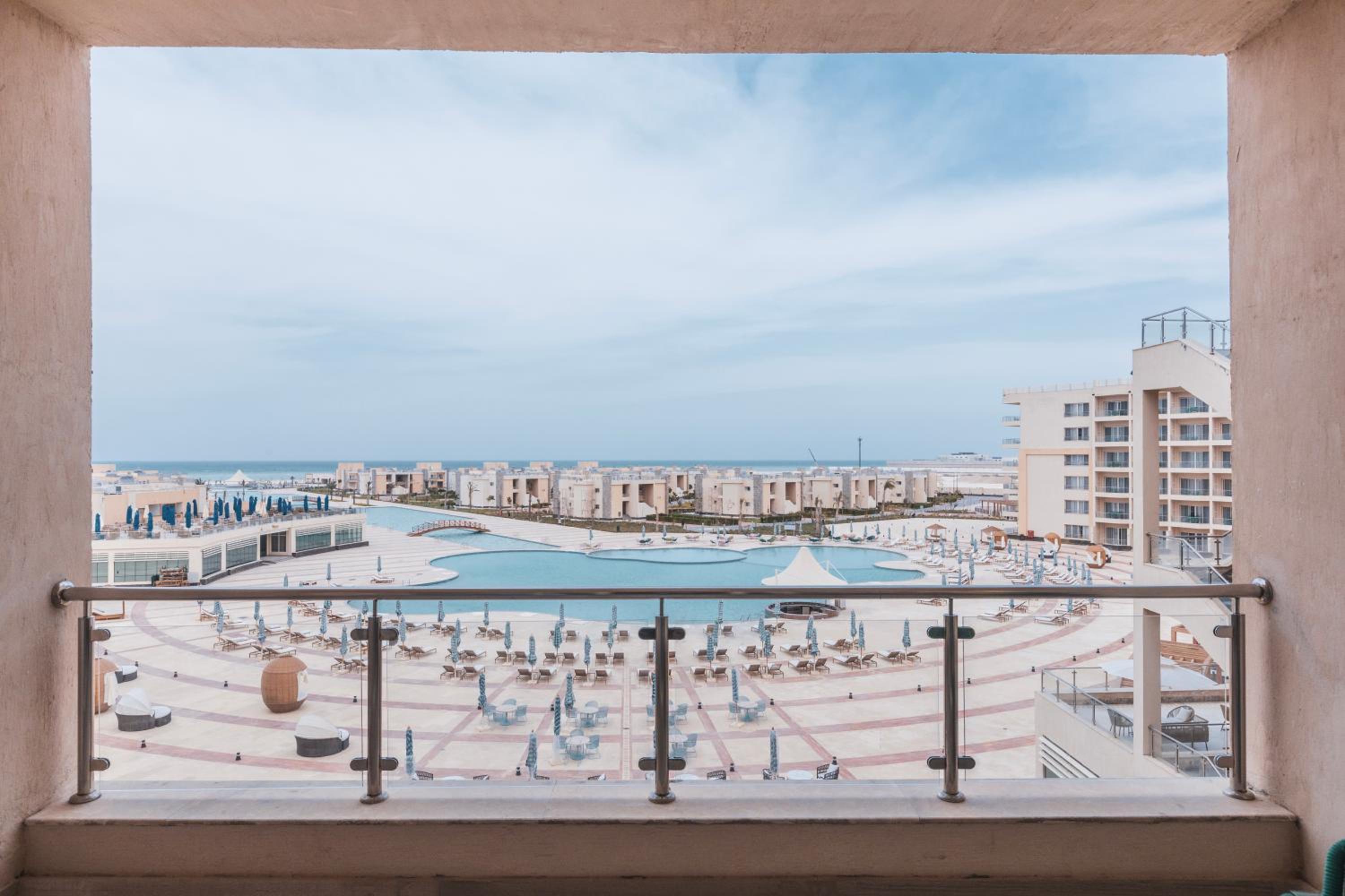 Deluxe Room Sea & Pool View