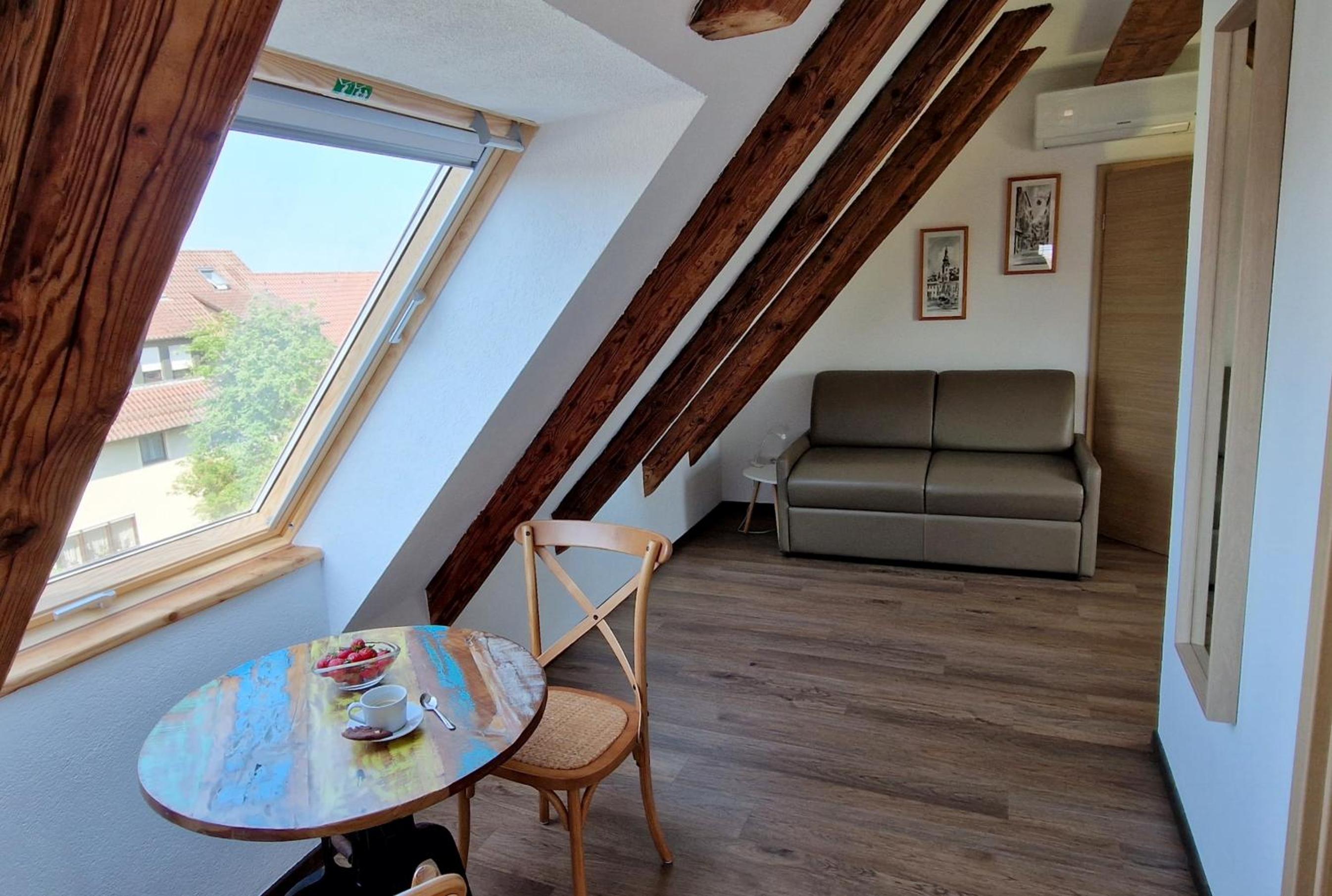 Triple Room with Lake View - Photo 4