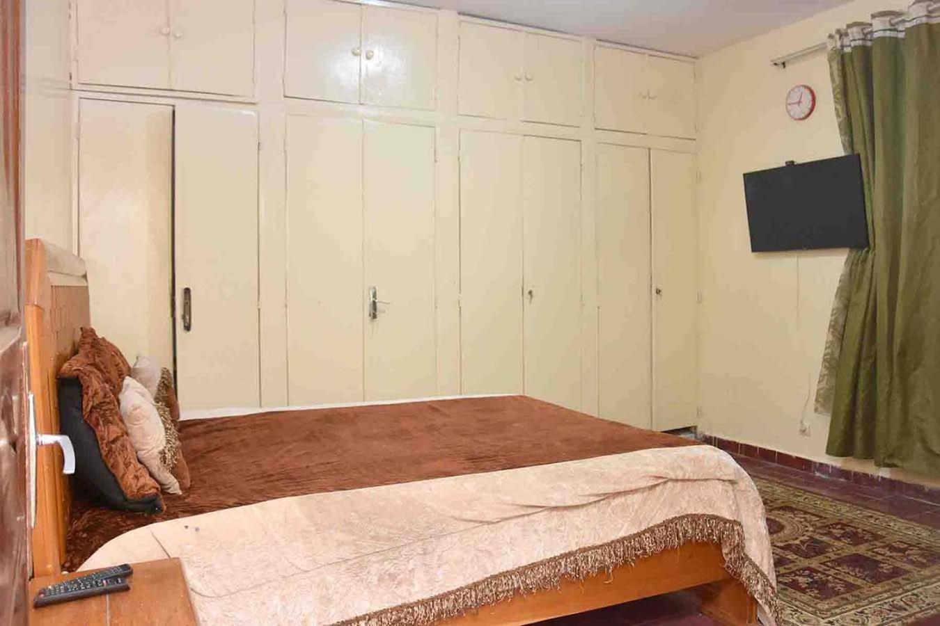Two-Bedroom House photo 3