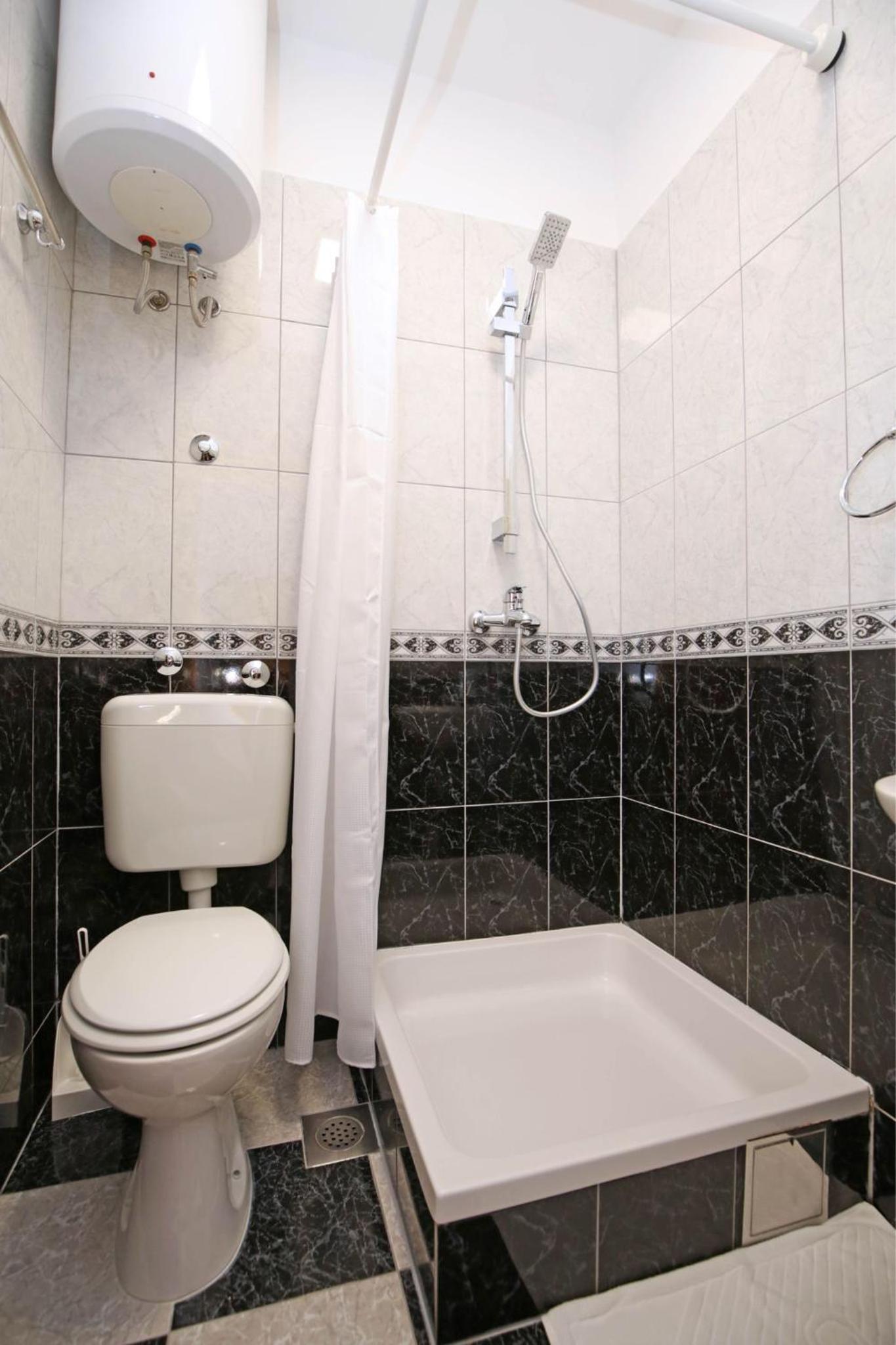 Studio (4 Adults) - Photo 7