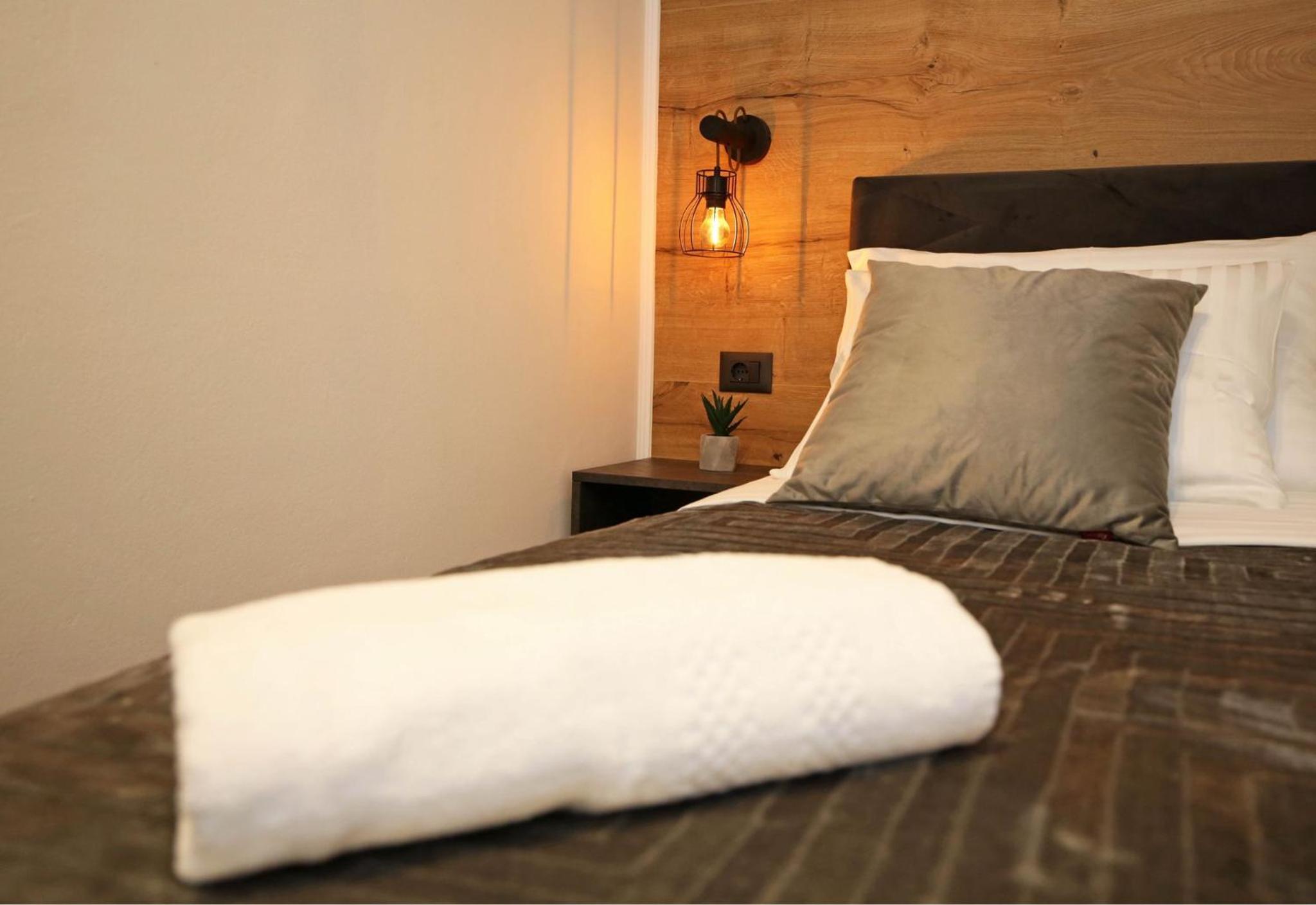 Double Room - Photo 33