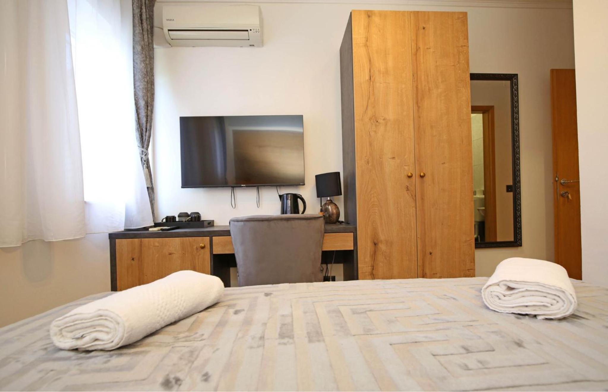 Double Room - Photo 34