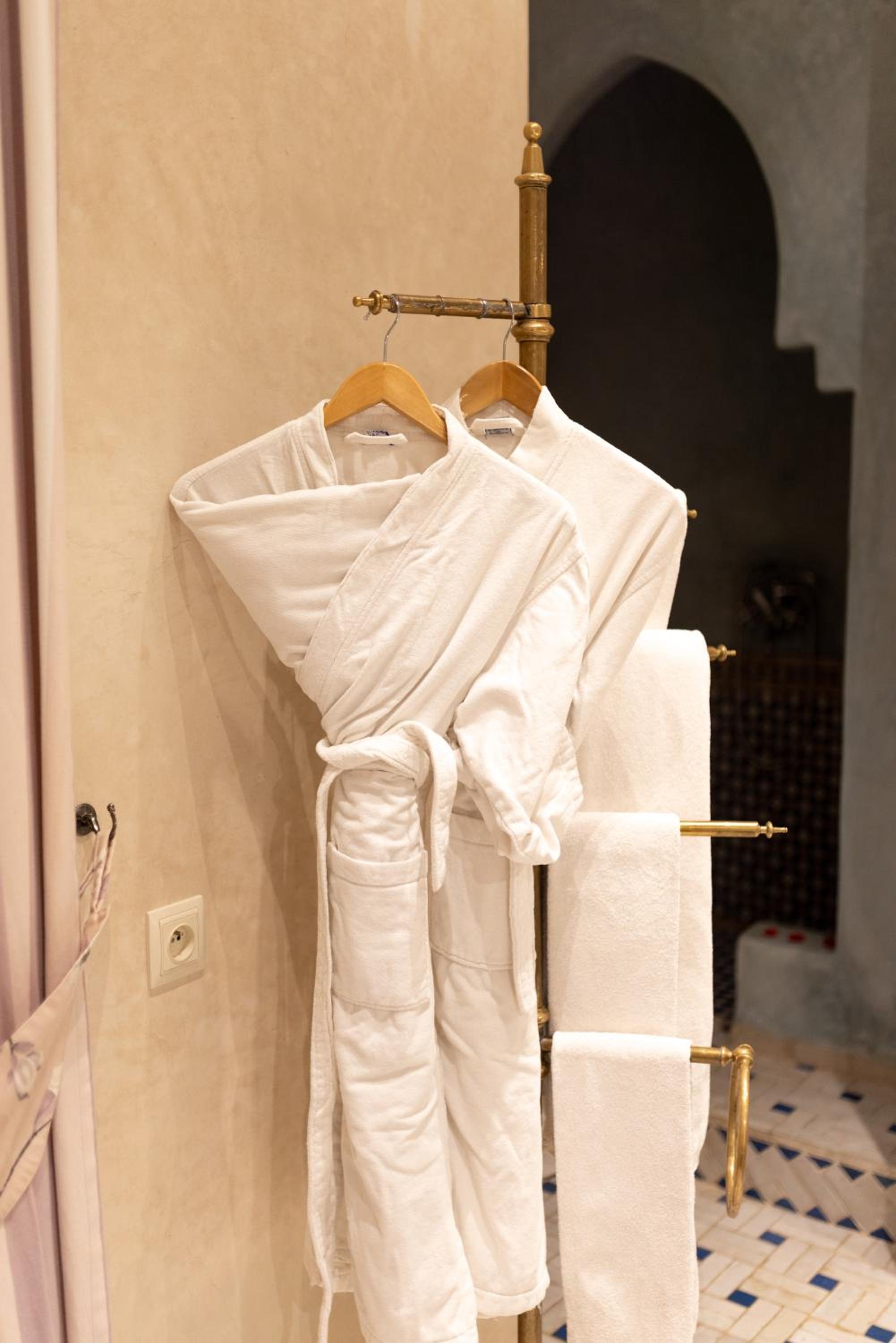 Junior Suite (2 Adults) - Photo 20