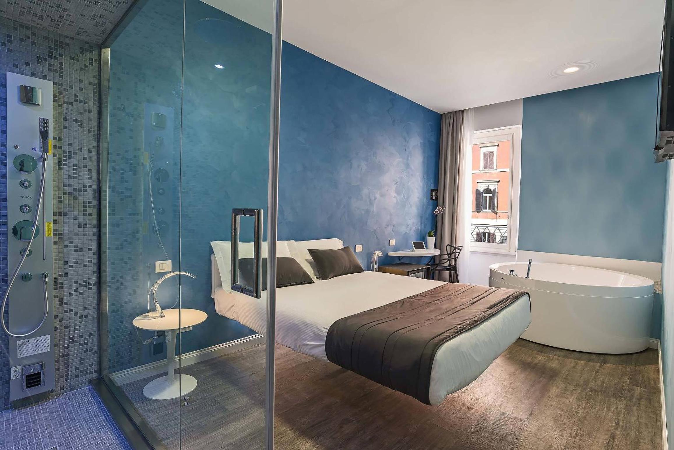 Suite with Spa Bath photo 1