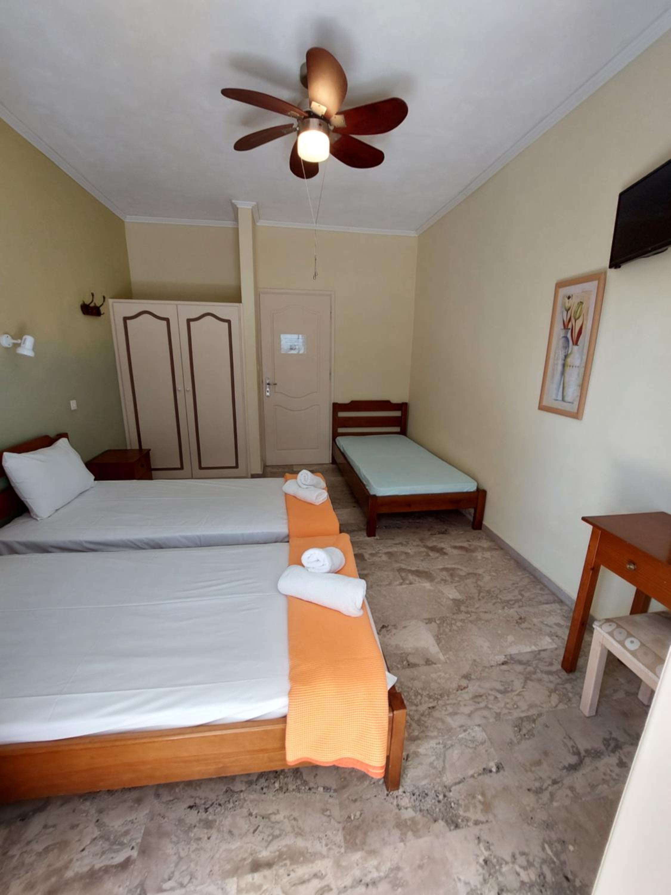 Family Room with Side Sea View photo 2