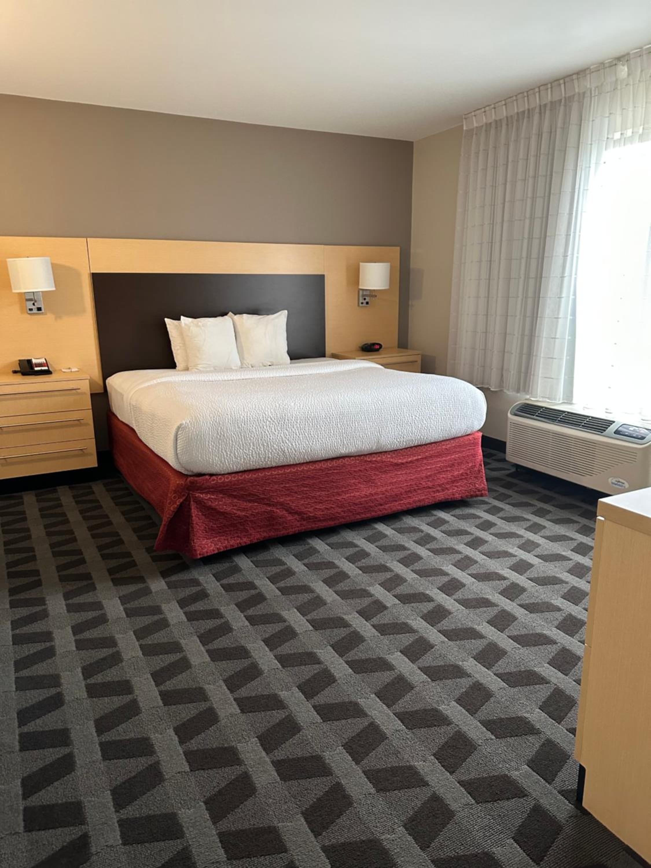 One-Bedroom King Suite with Sofa Bed, photo 7