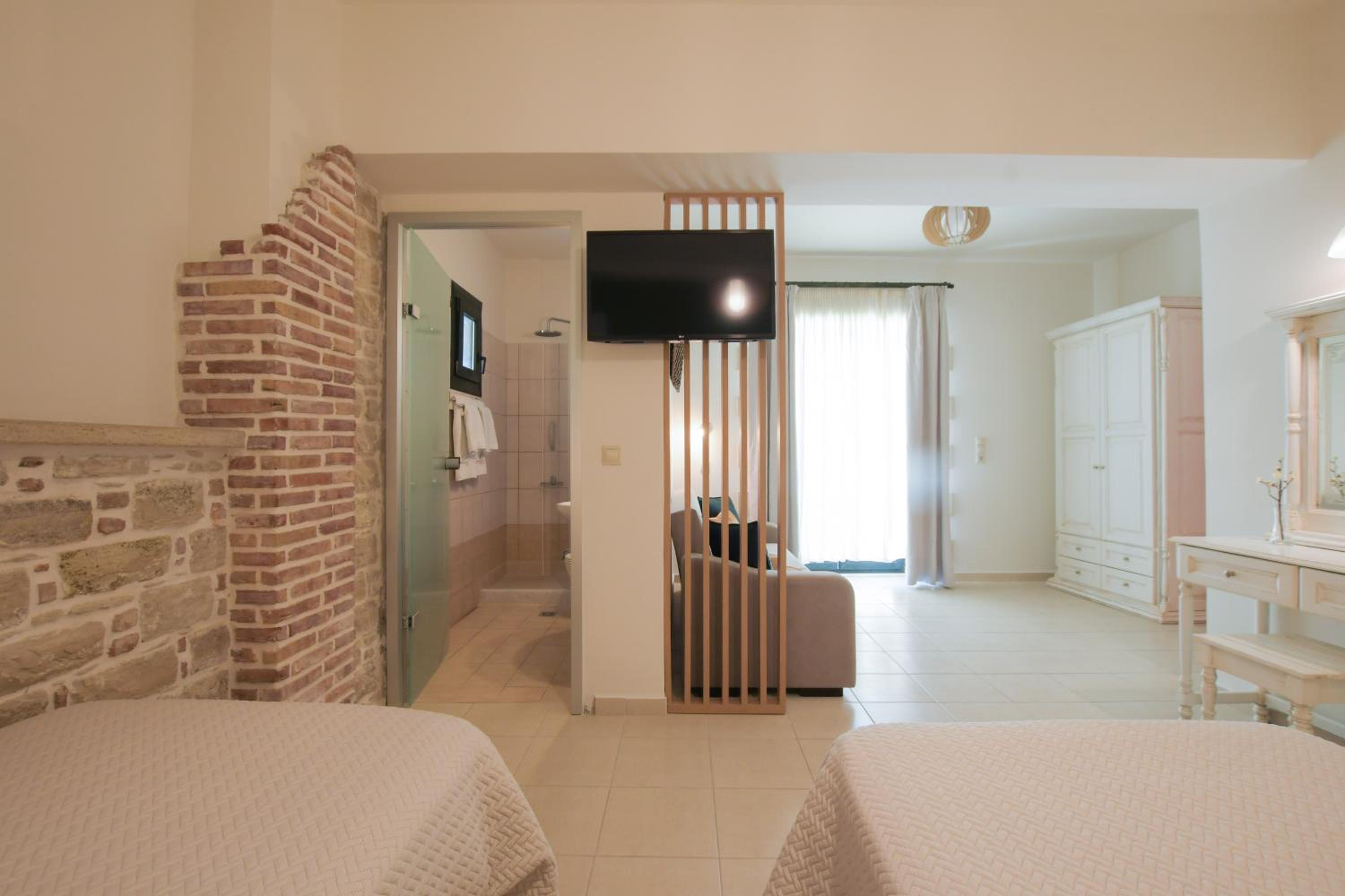 Two-Bedroom Apartment (4 Adults) photo 3