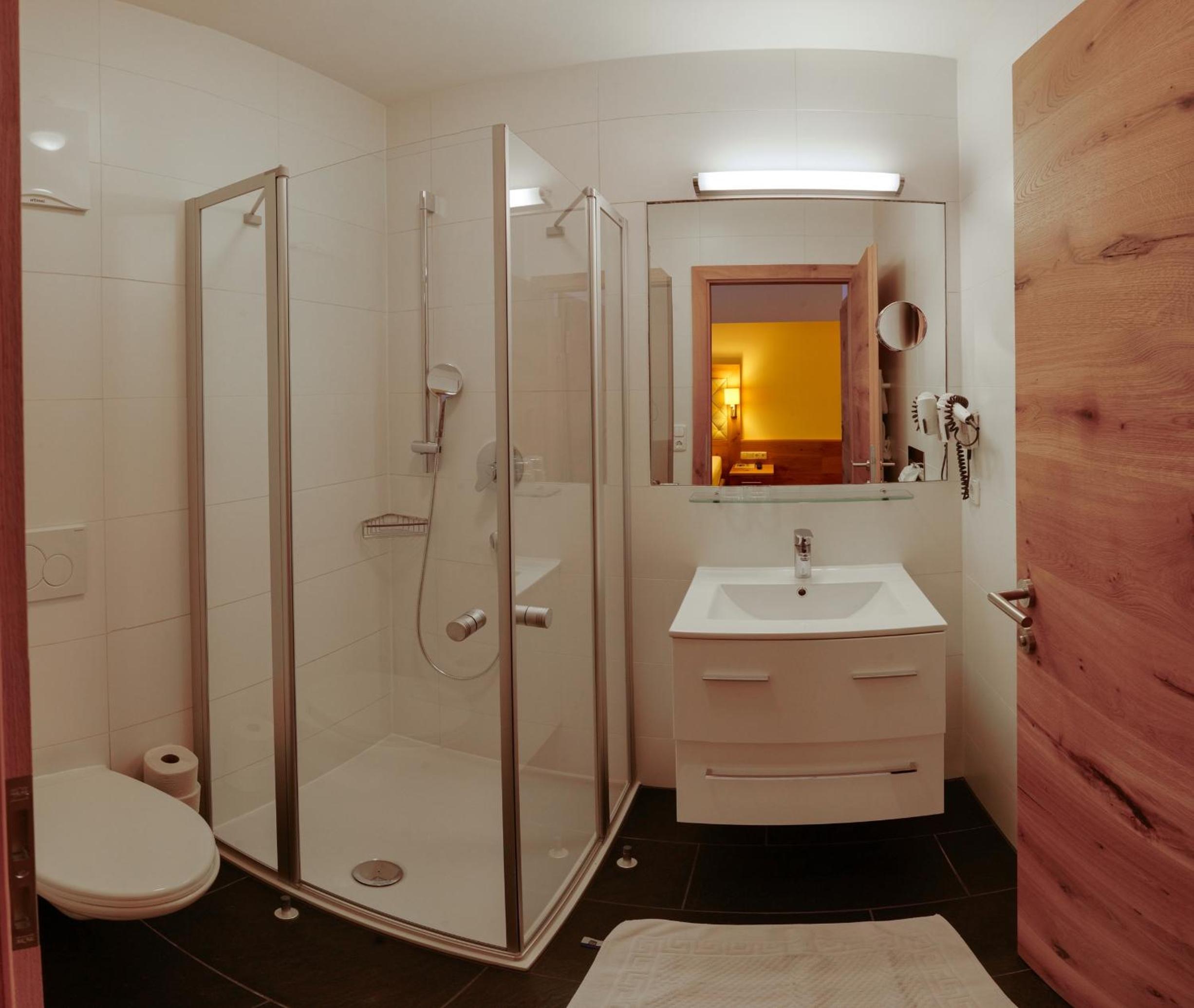 Double Room - Photo 5