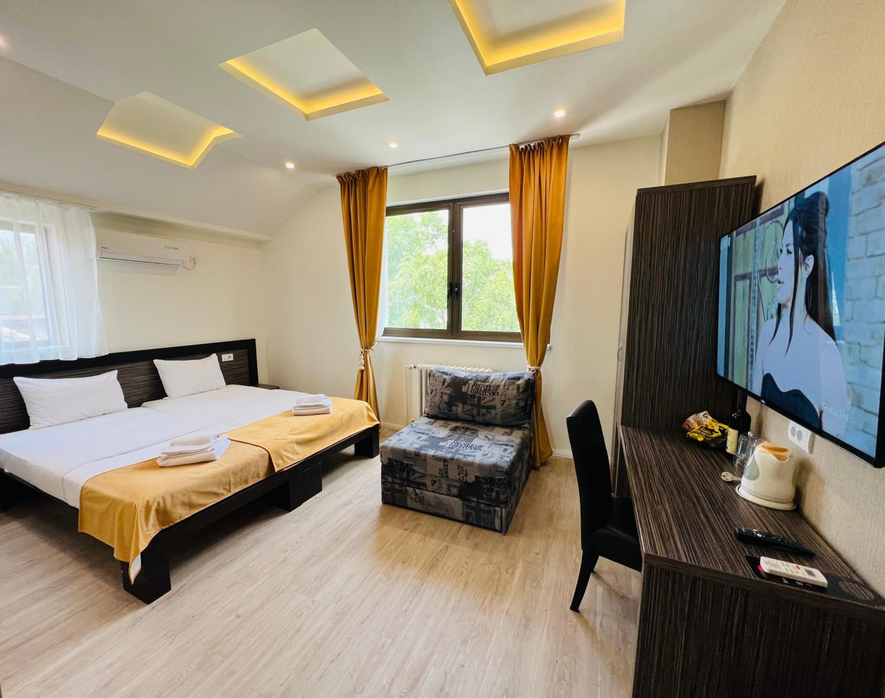 Comfort Double or Twin Room with River View photo 2