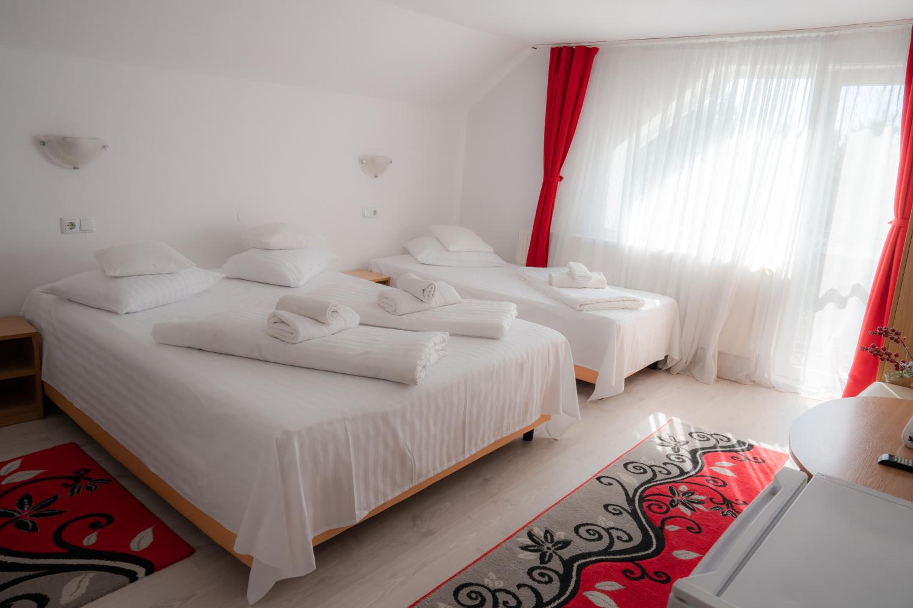 Triple Room with Private Bathroom - Photo 1