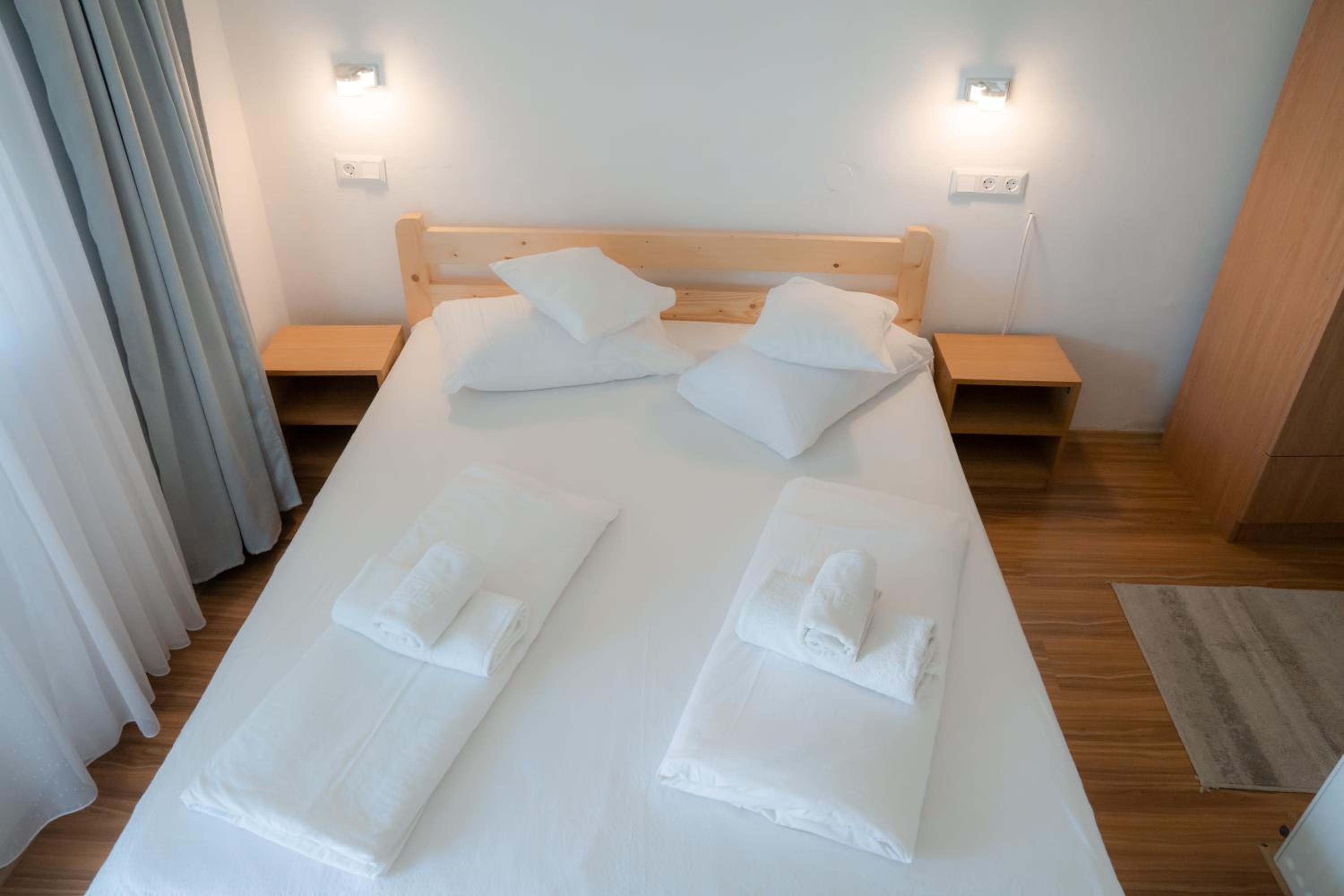 Double Room with Private Bathroom photo 2