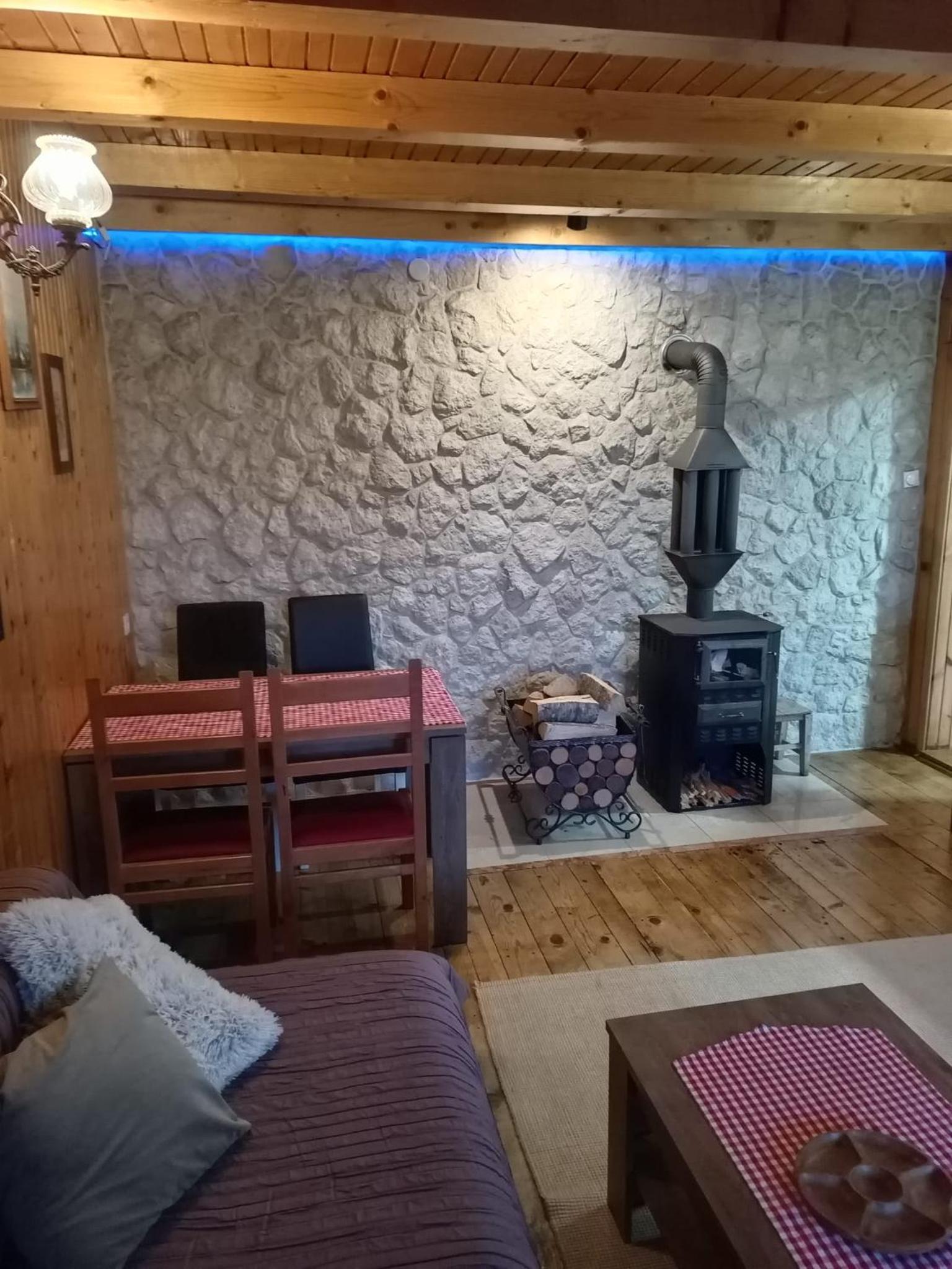 Cottage with Mountain View - Photo 21