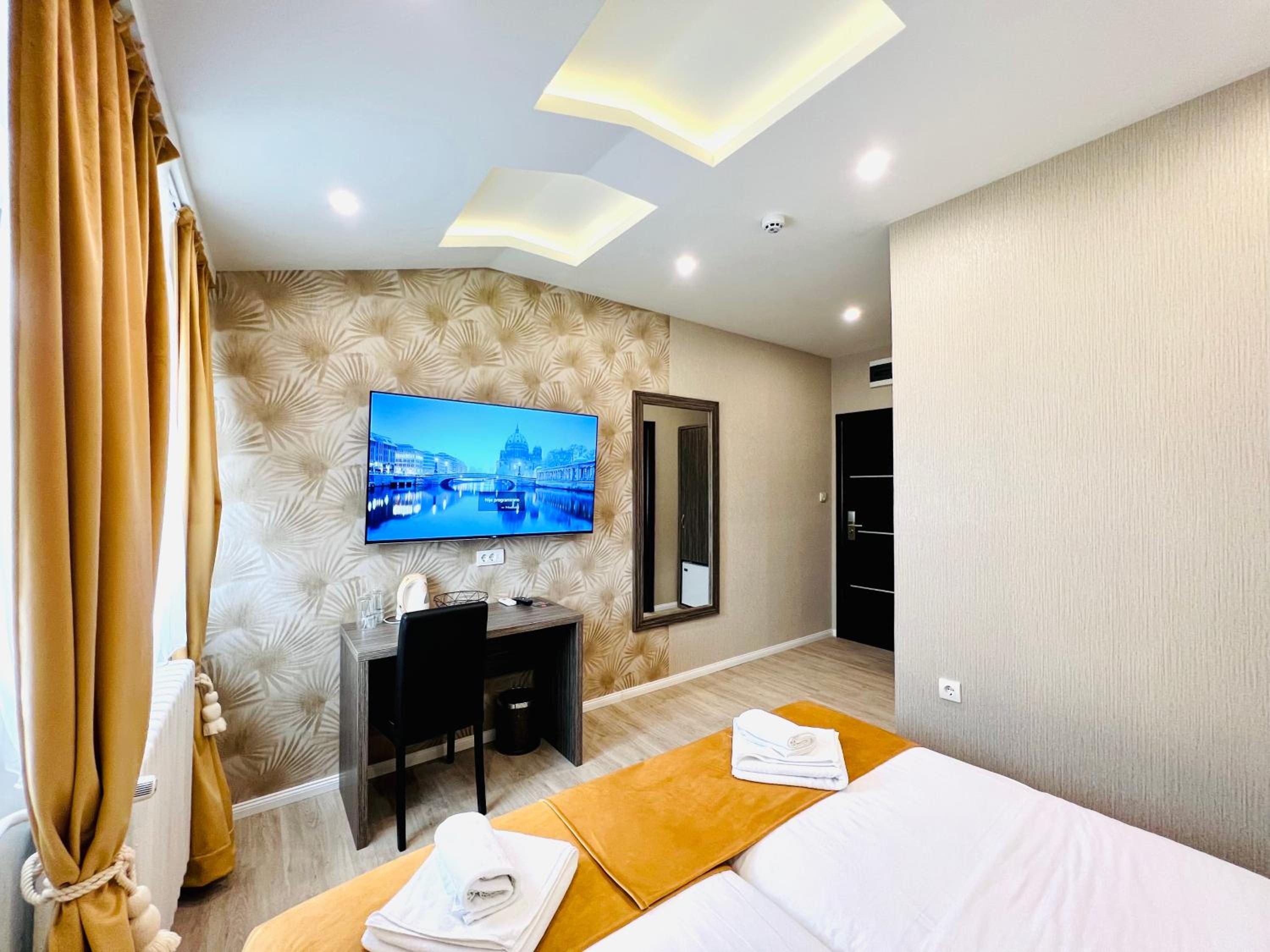 Standard Double or Twin Room photo 3