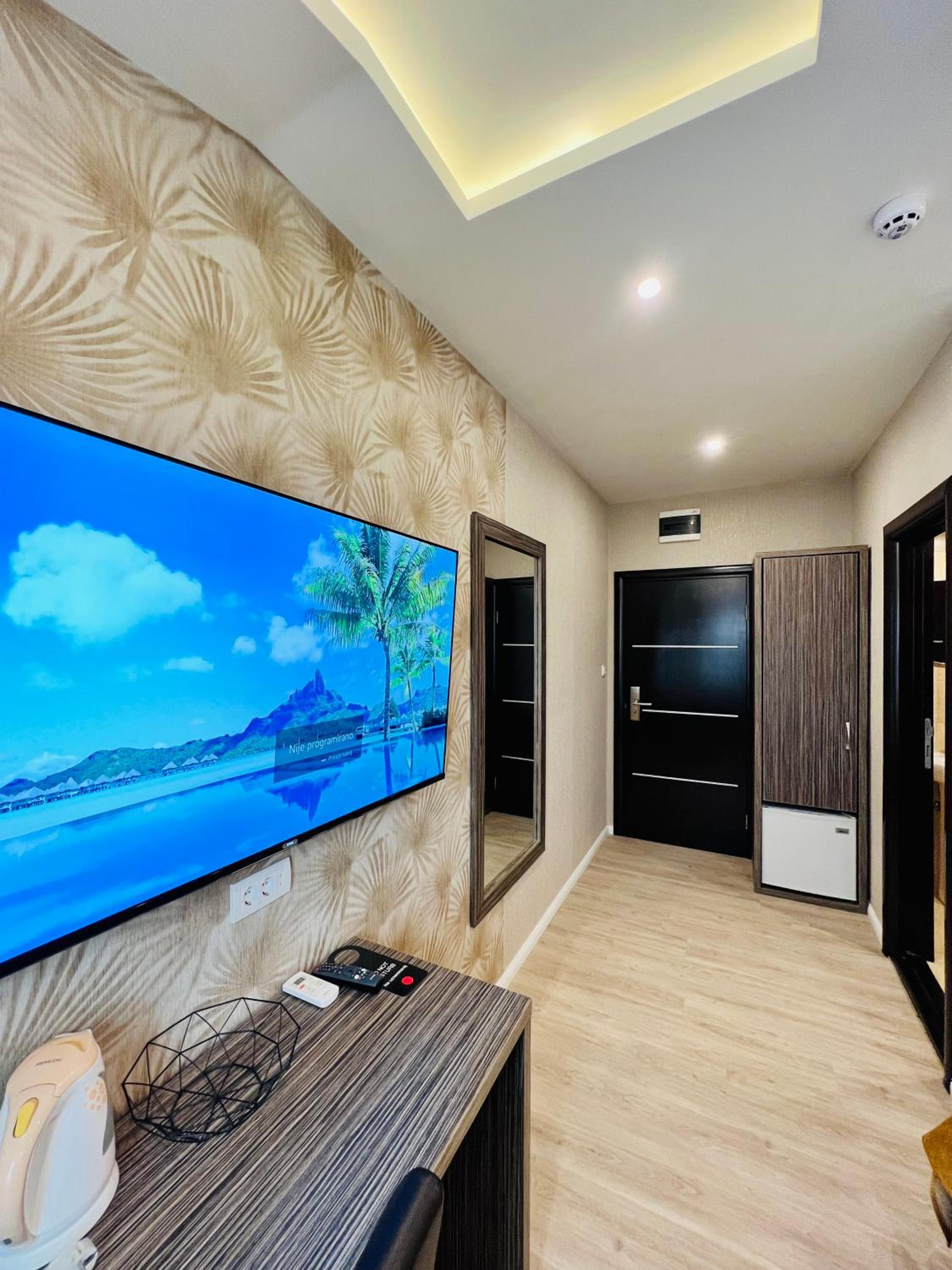 Standard Double or Twin Room photo 2
