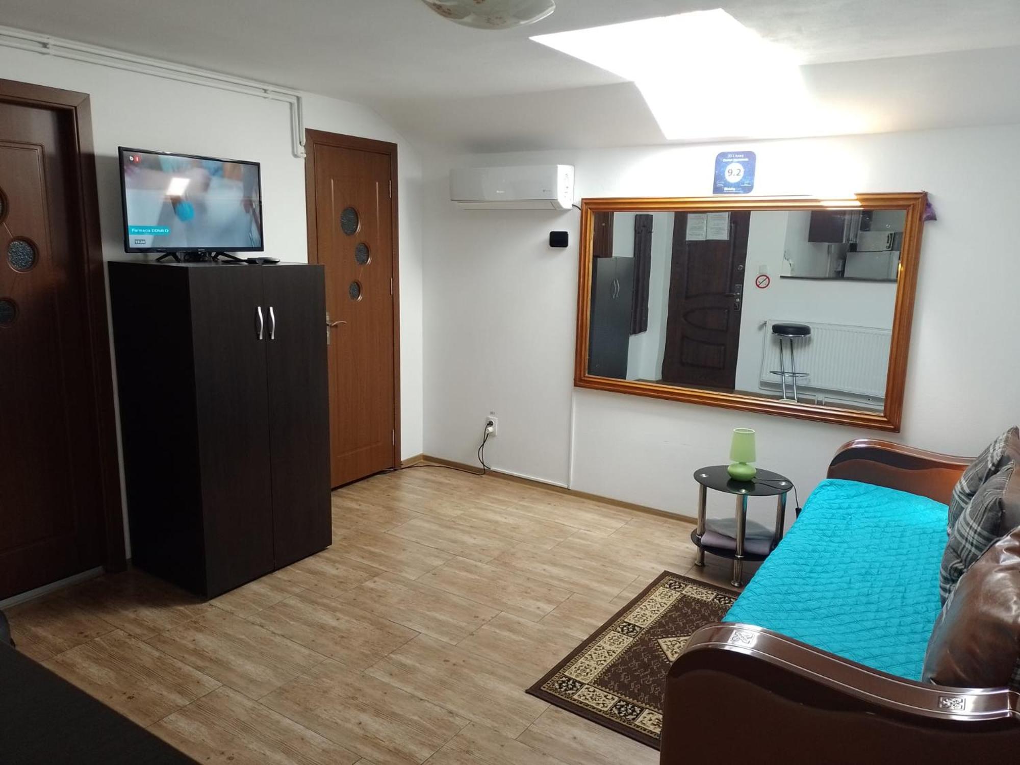 Two-Bedroom Apartment with Balcony - Photo 16