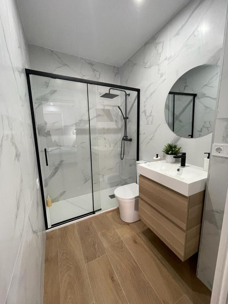 Three-Bedroom House photo 2