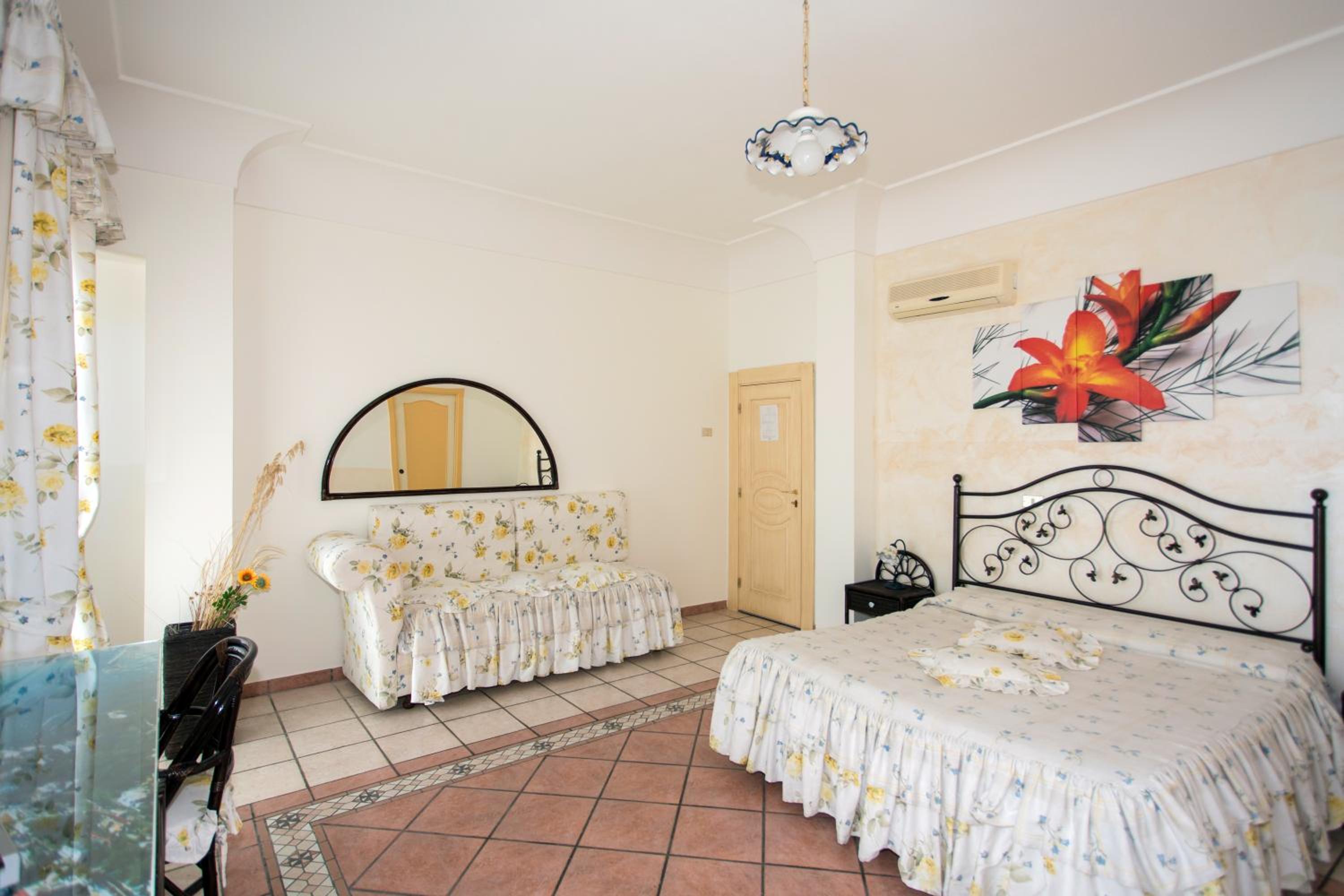 Junior Suite with Terrace and Sea View - Photo 4