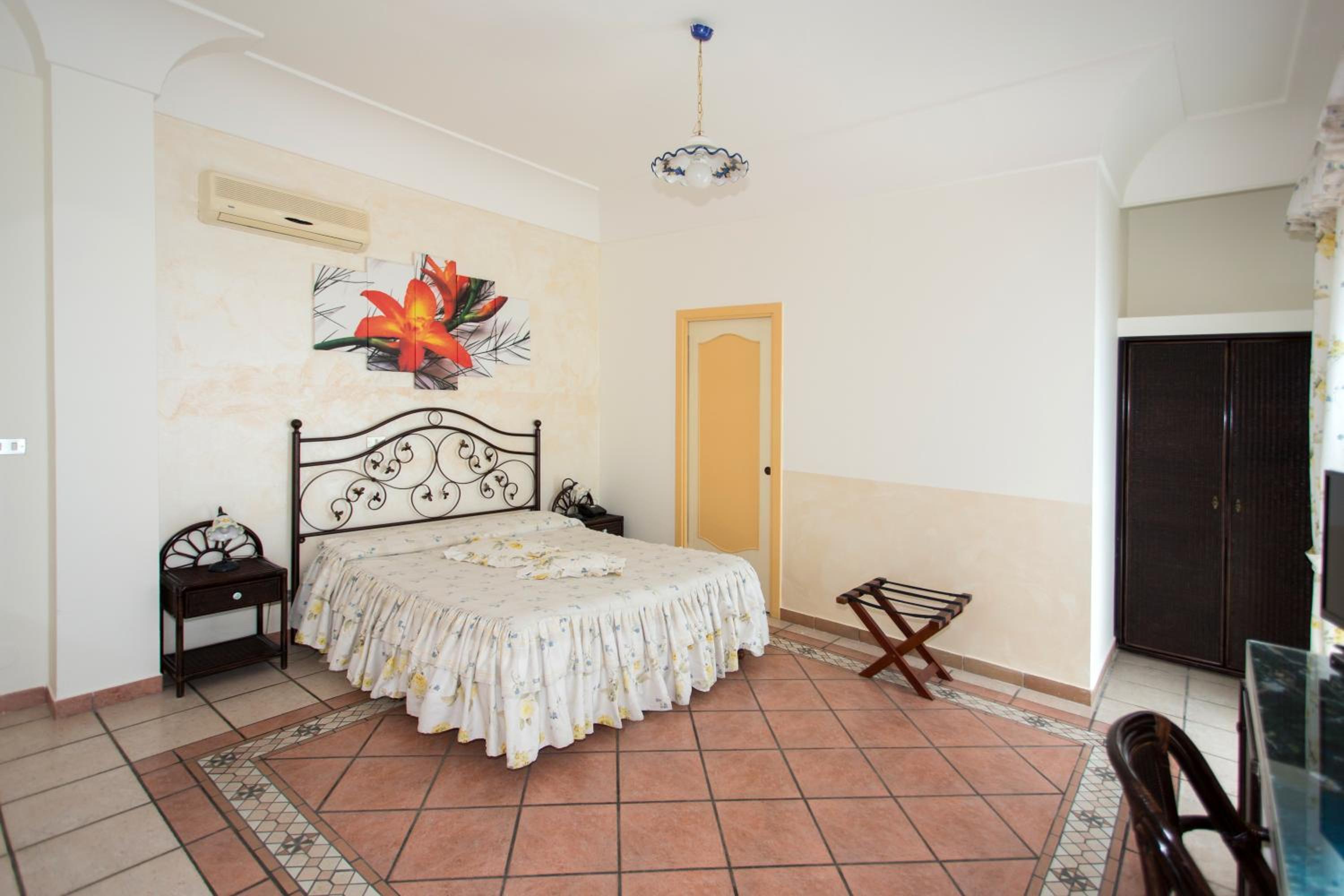 Junior Suite with Terrace and Sea View - Photo 5