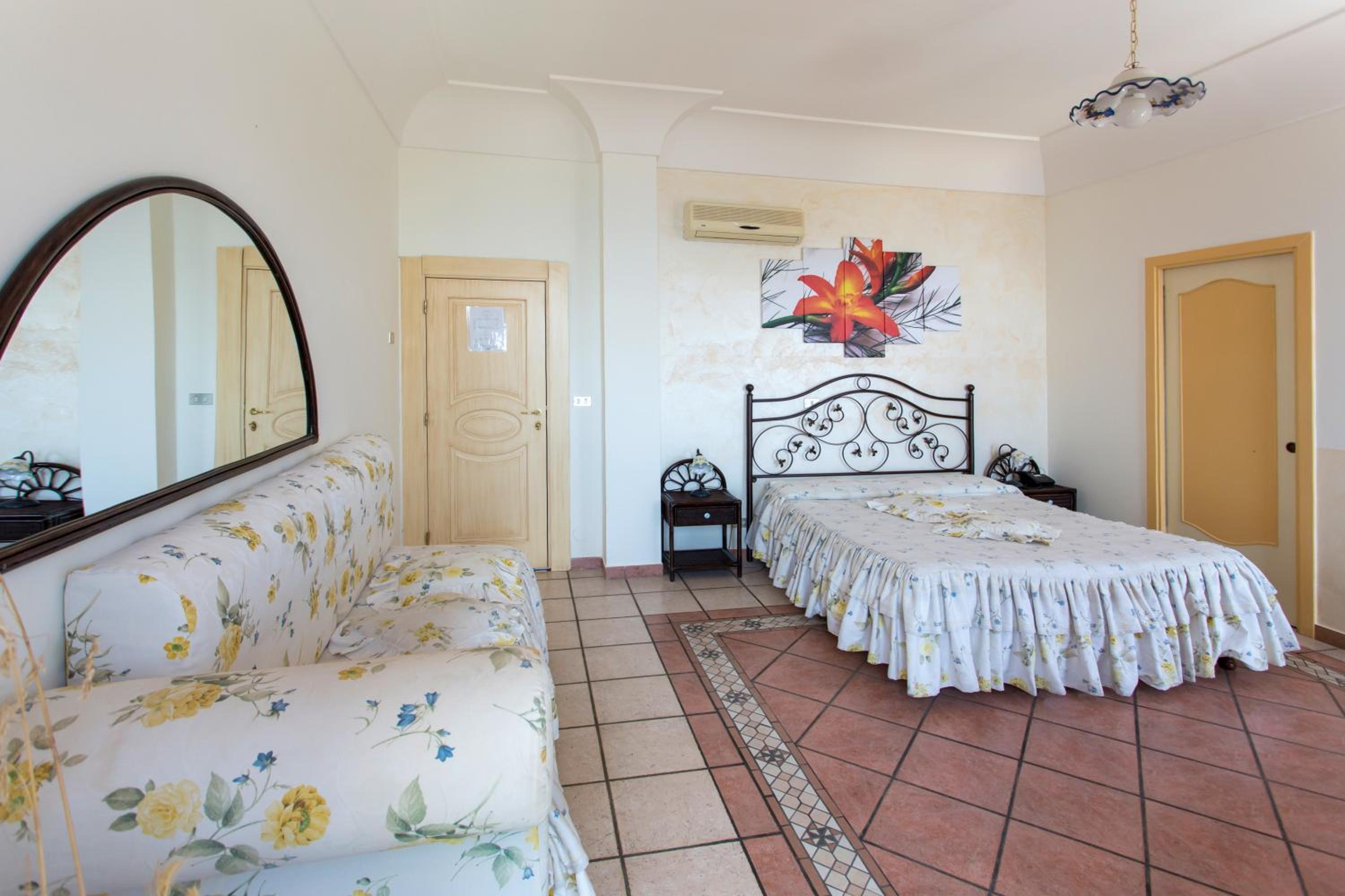 Junior Suite with Terrace and Sea View - Photo 6