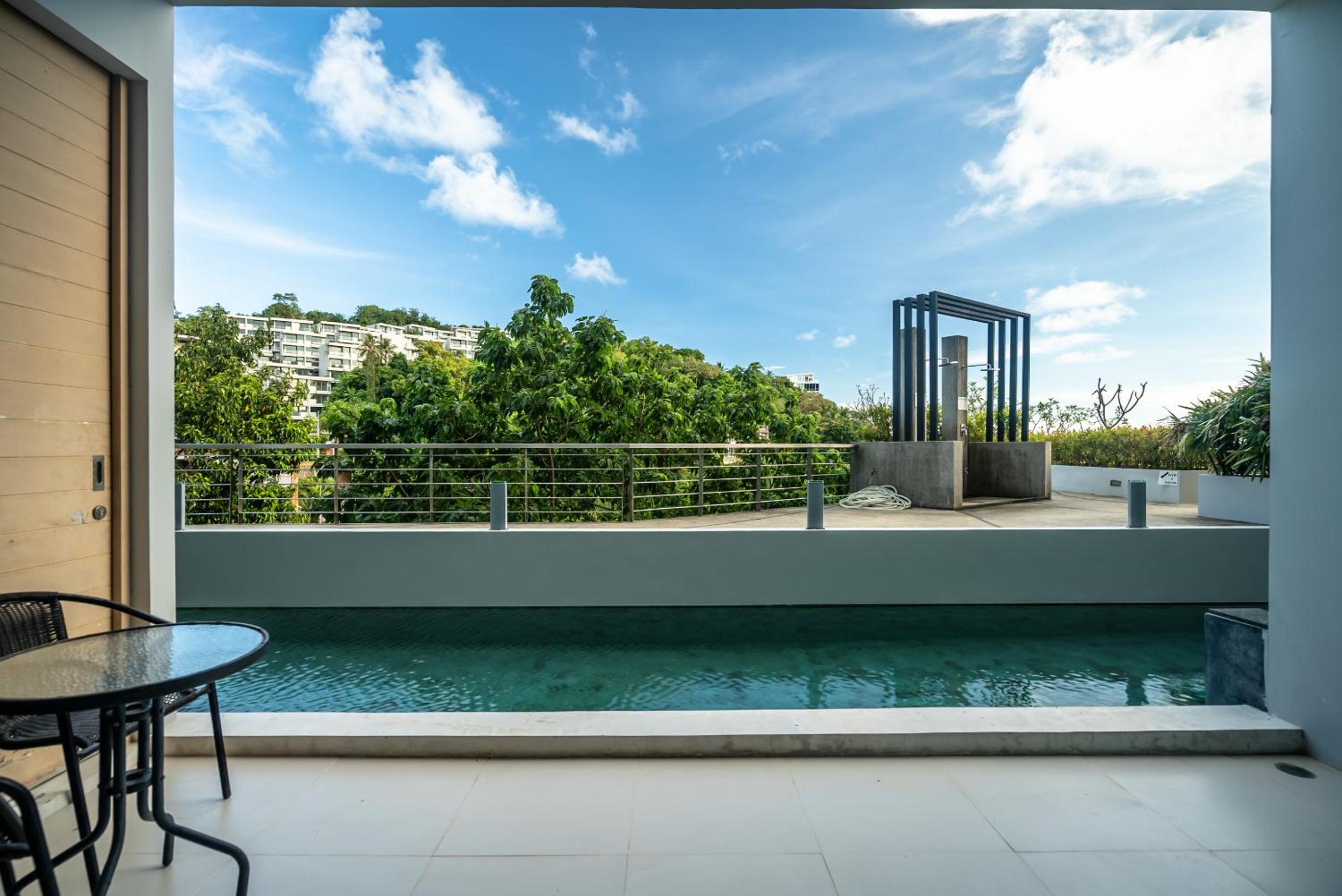 Studio with Pool View photo 3