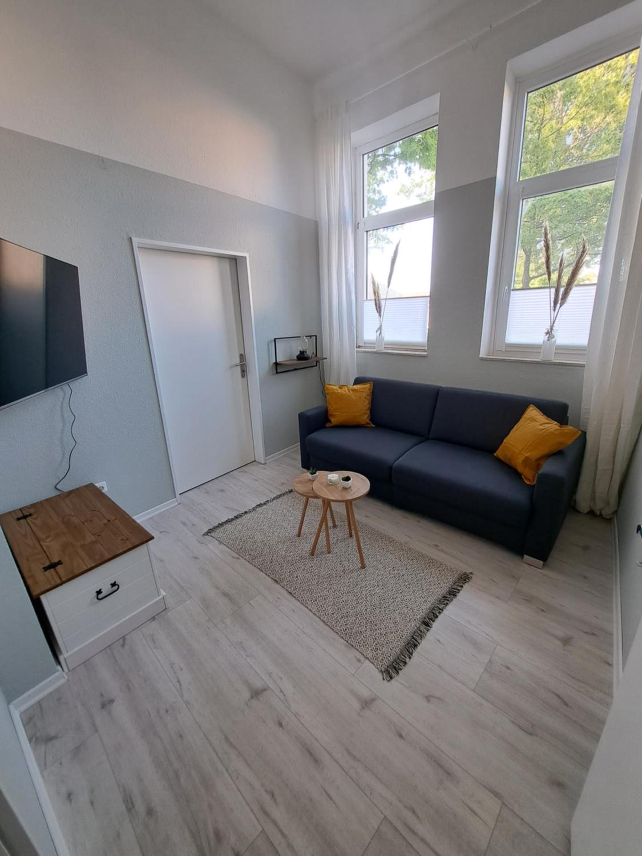 One-Bedroom Apartment photo 1