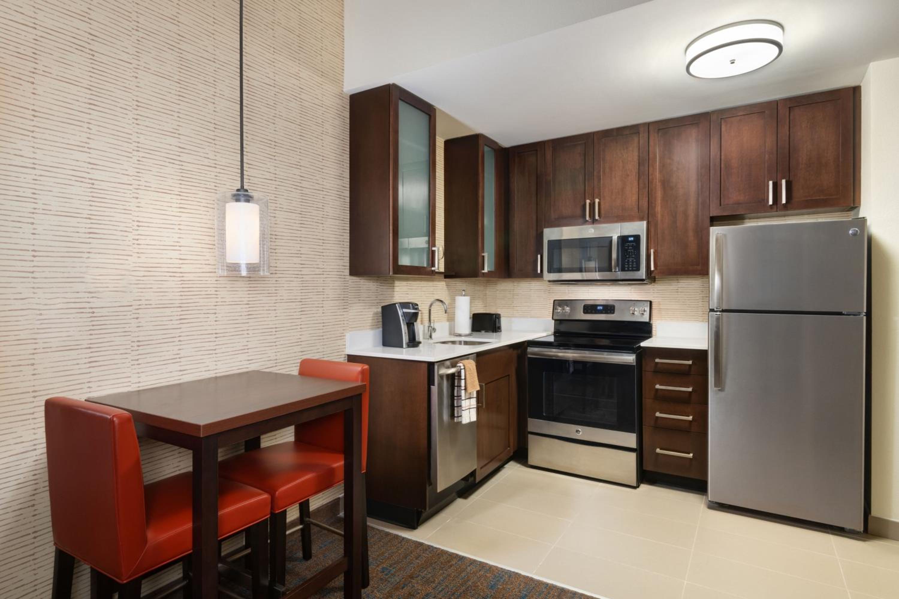One-Bedroom King Suite with Sofa Bed - Hearing Accessible photo 2