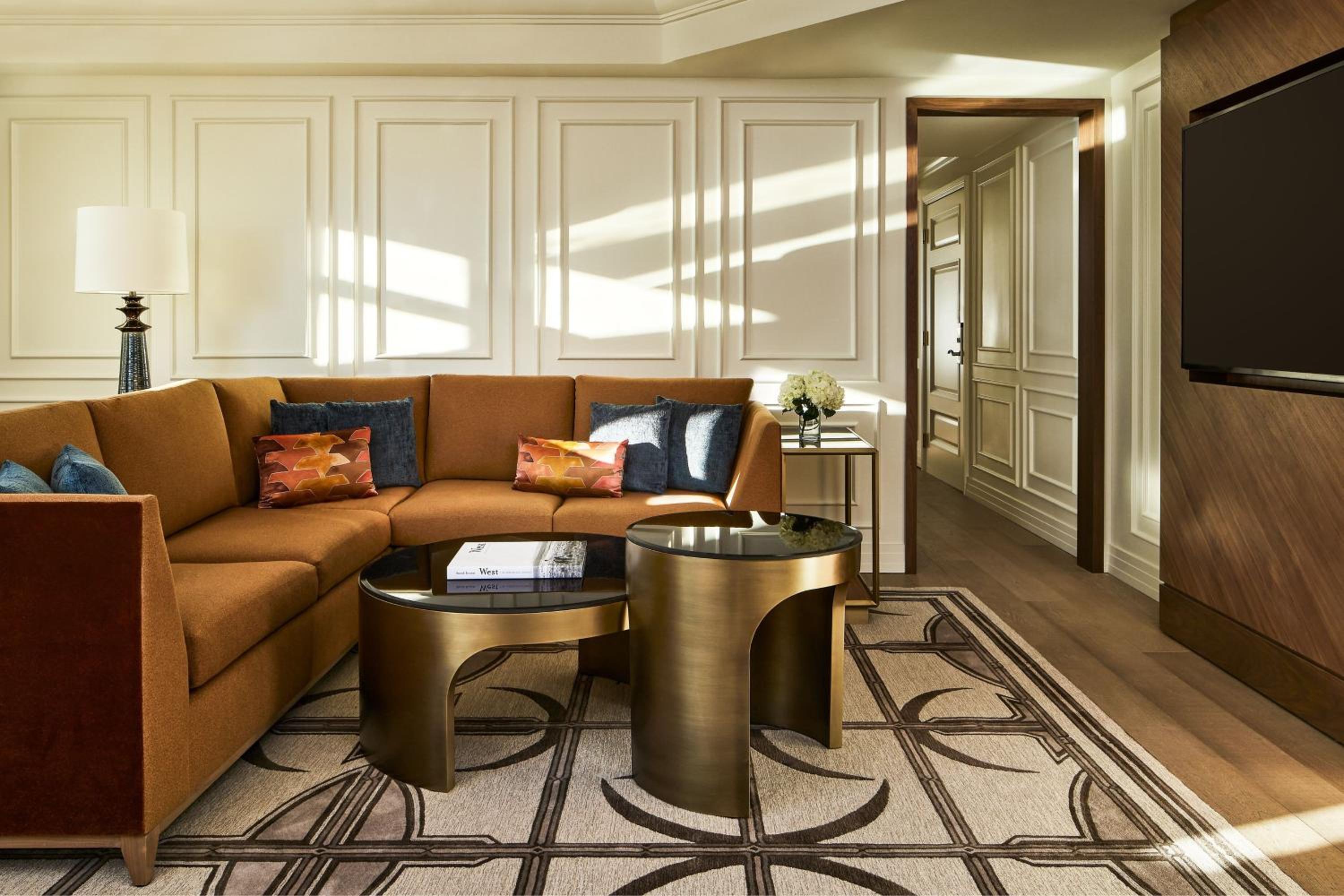 The Ritz-Carlton Suite - One-Bedroom King Suite - High Floor - Photo 1
