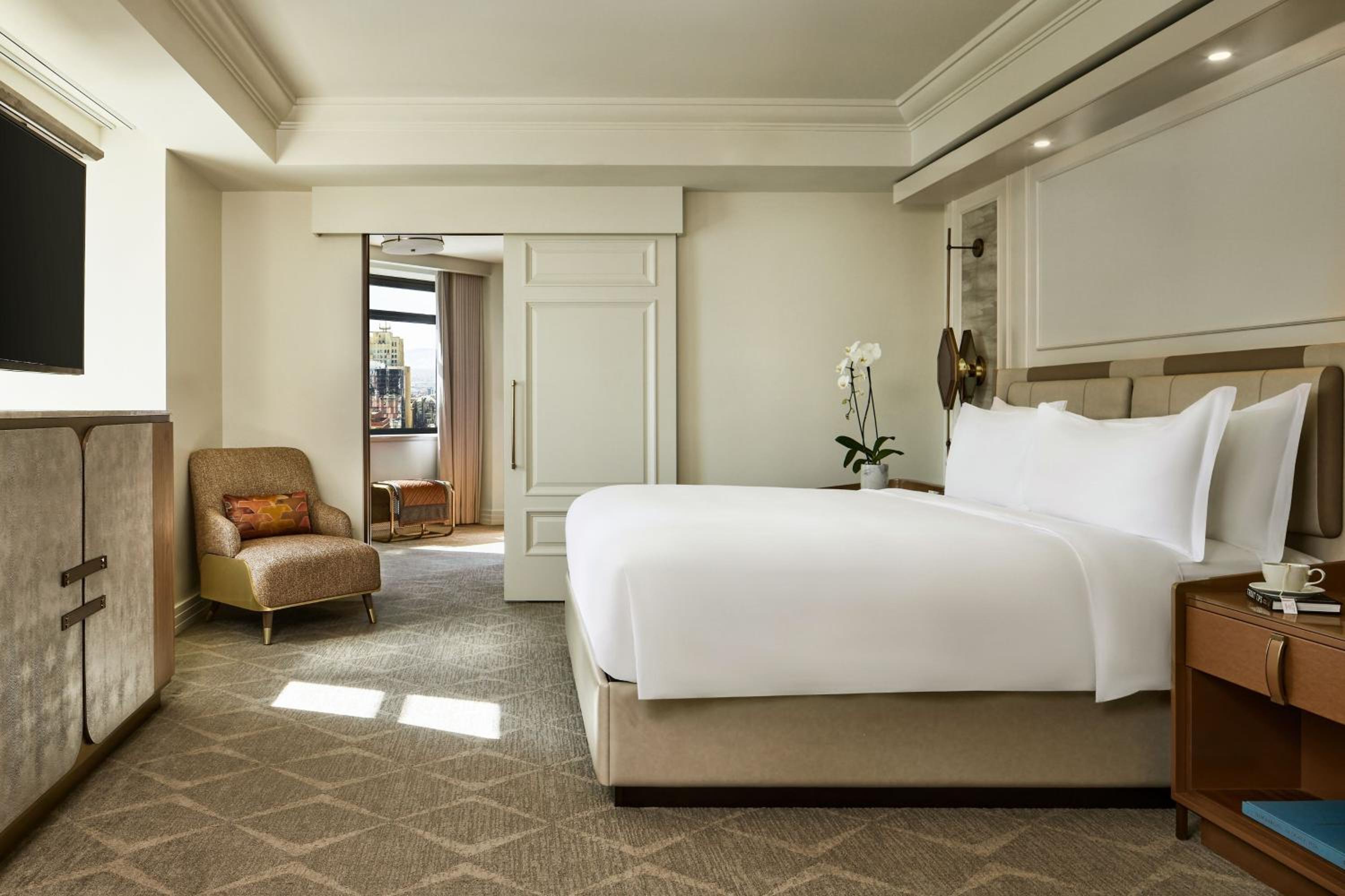 The Ritz-Carlton Suite - One-Bedroom King Suite - High Floor - Photo 6