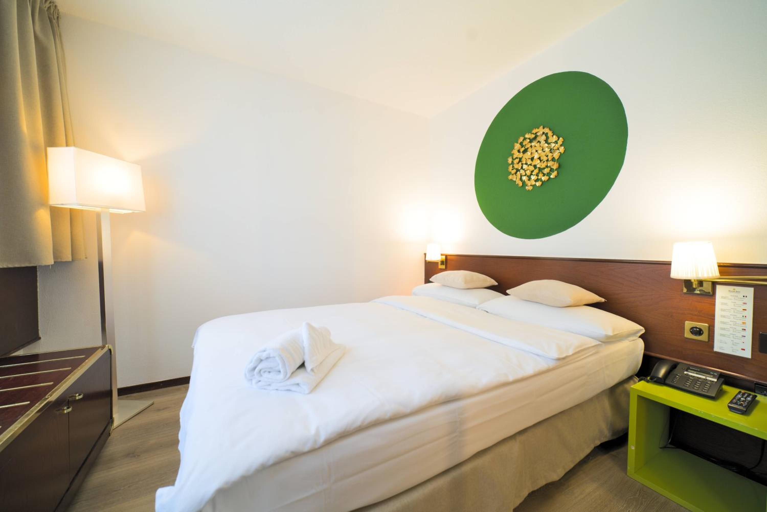 Deluxe Single Room thumbnail 6