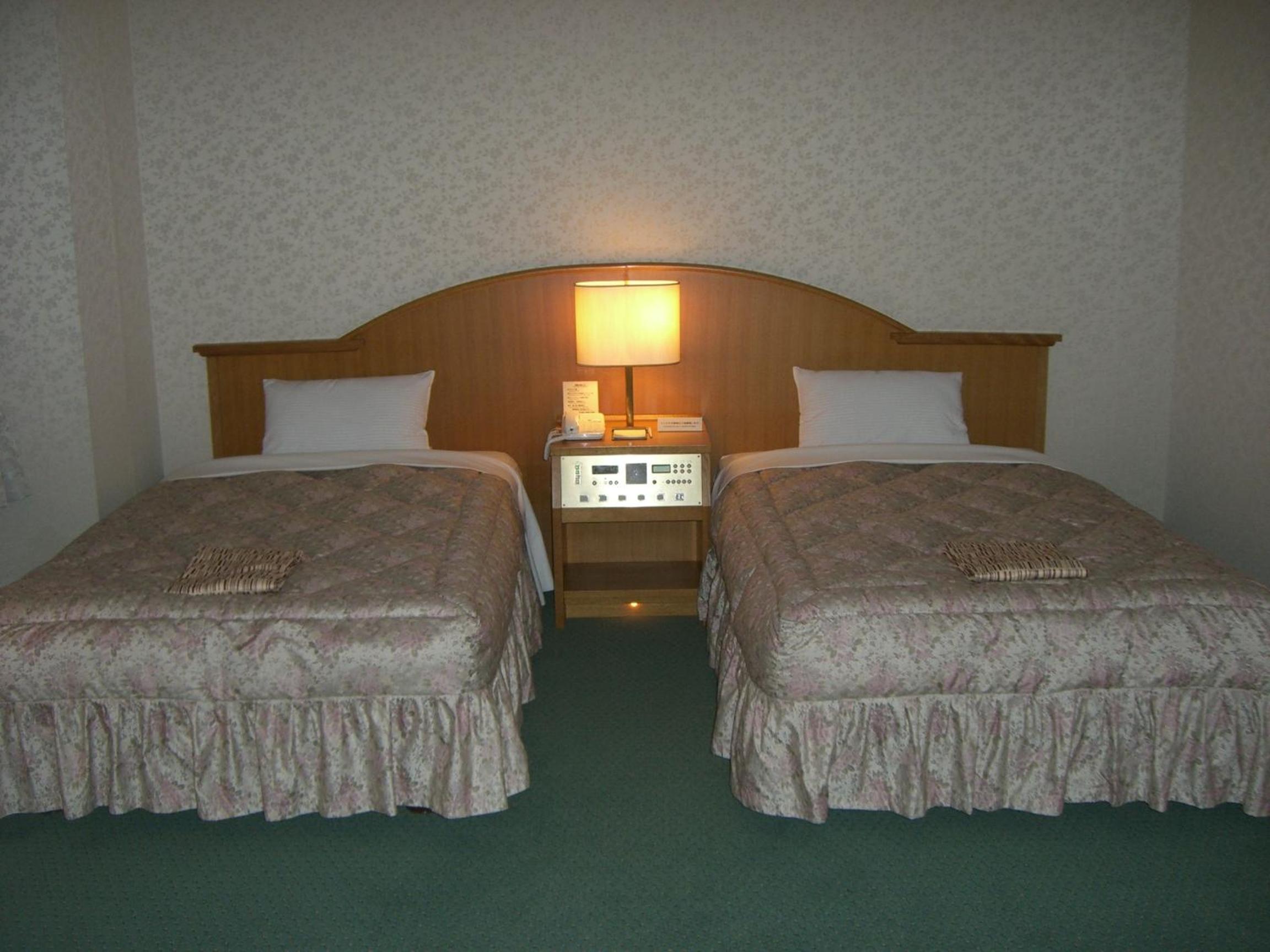 Twin Room - Smoking - Main Building - Photo 5
