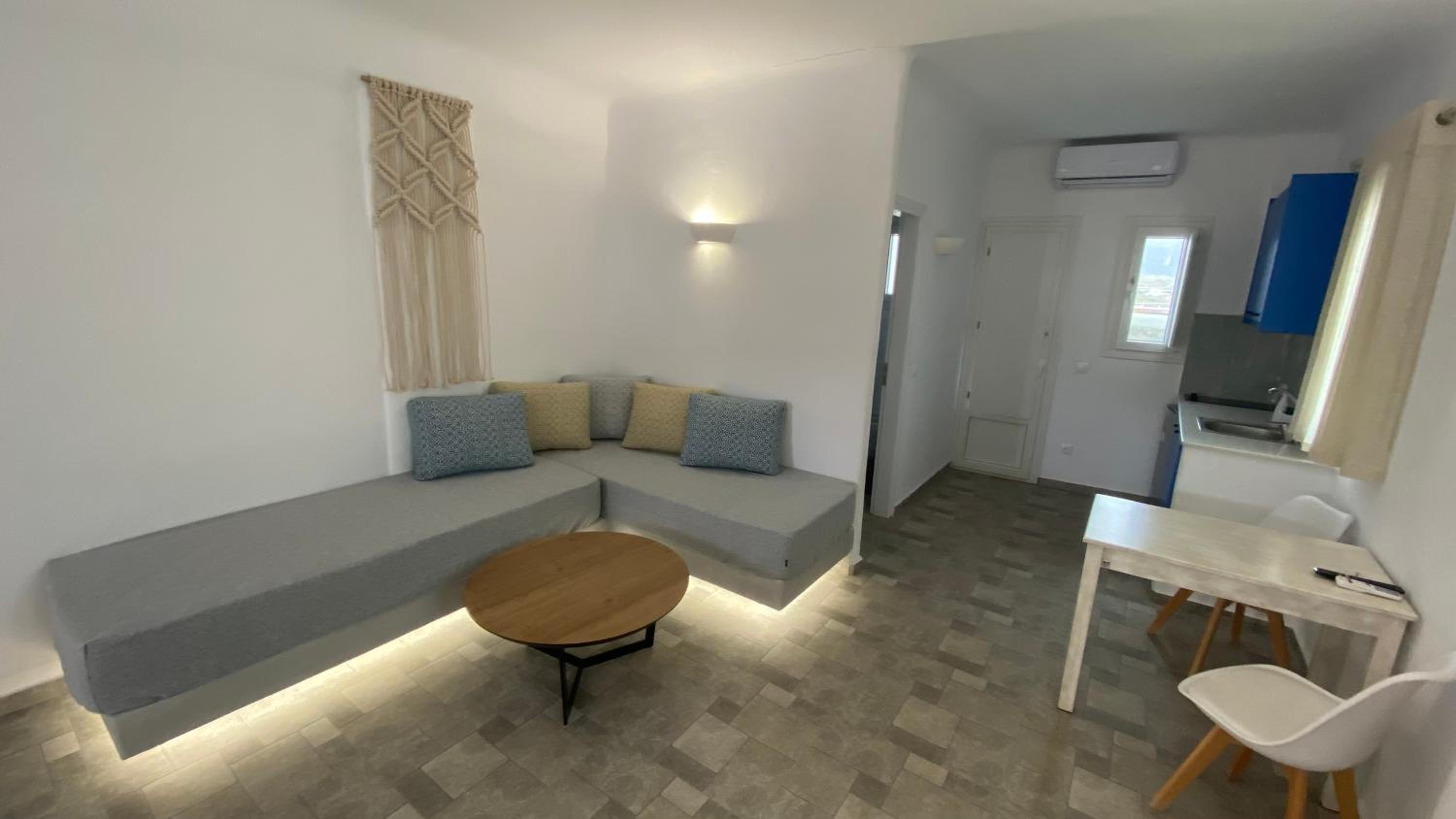 Suite with Pool View photo 3