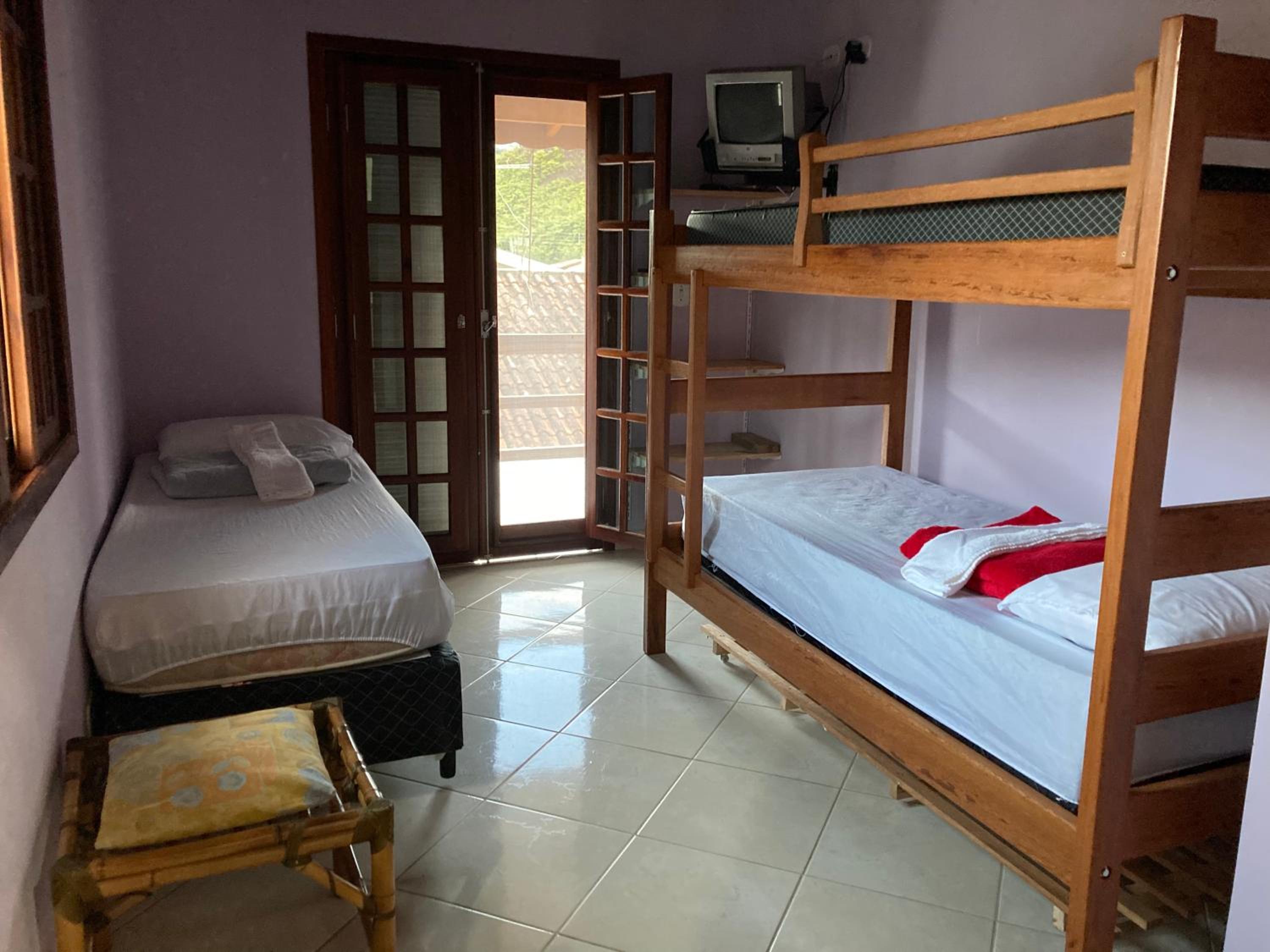 Quadruple Room with Private Bathroom photo 1