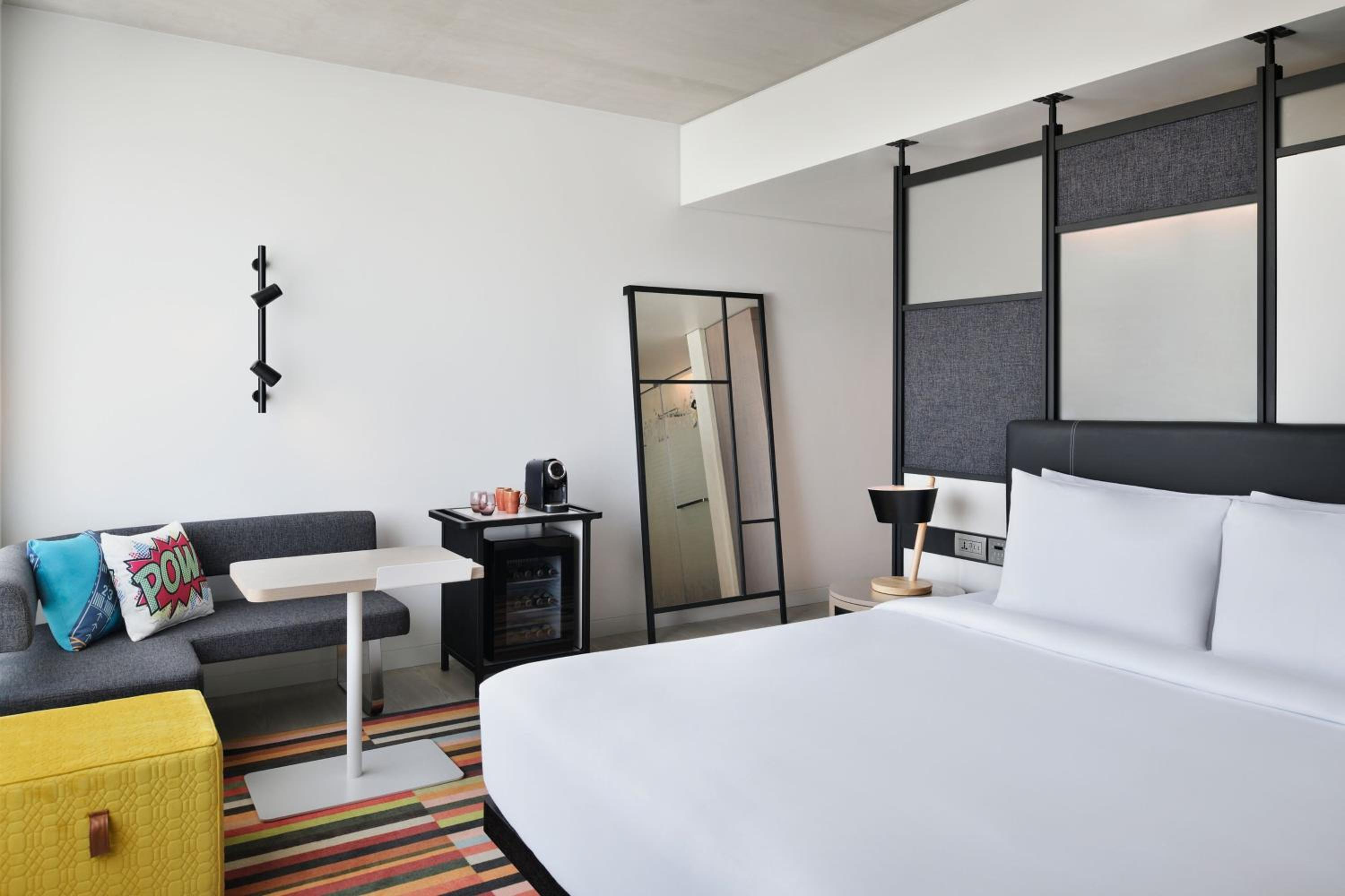 Savvy room, Guest room, 1 King,  City view, High floor, Free Shuttle Buss to OCEC & Mall of Oman - Photo 1