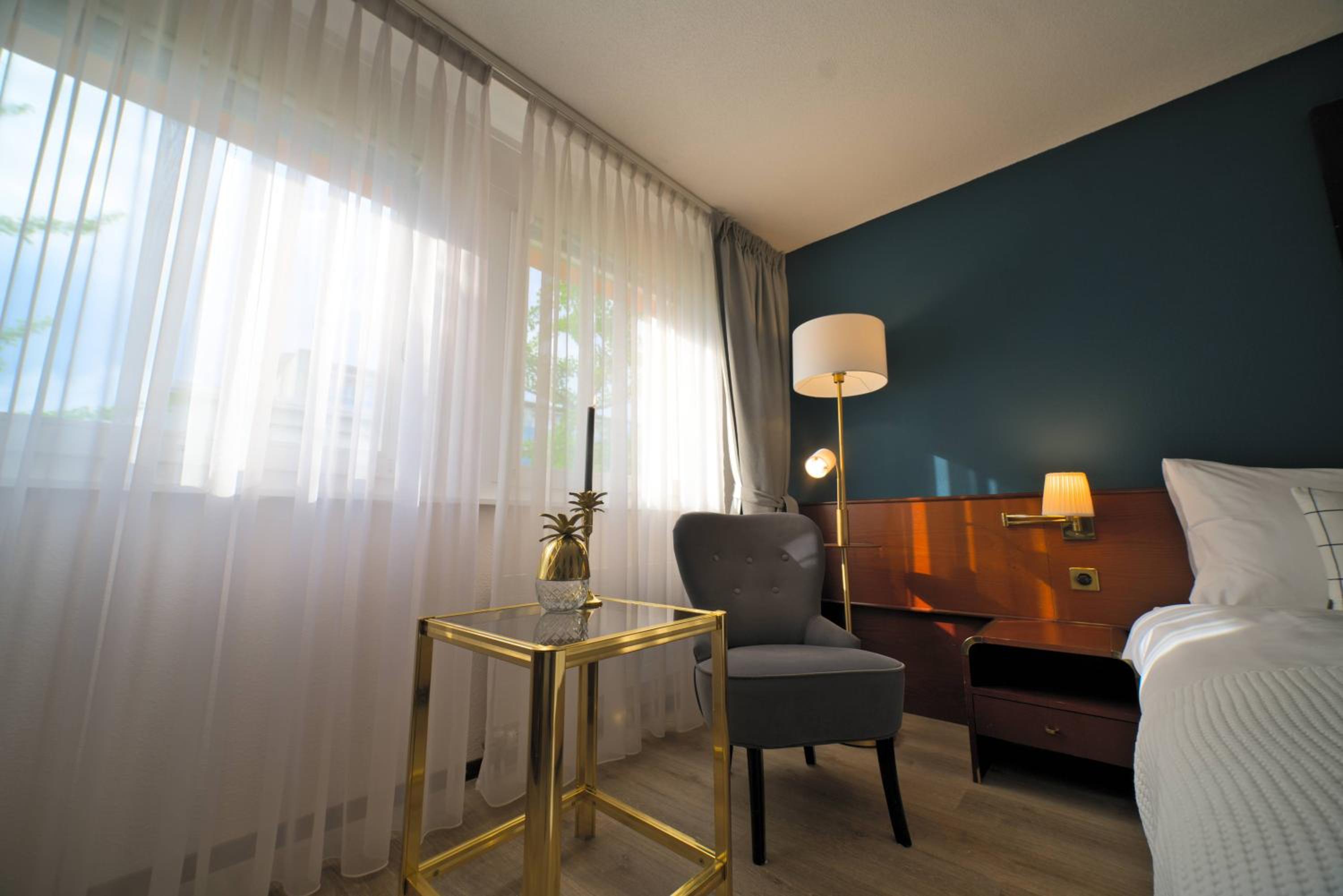 Superior Twin Room - Photo 11