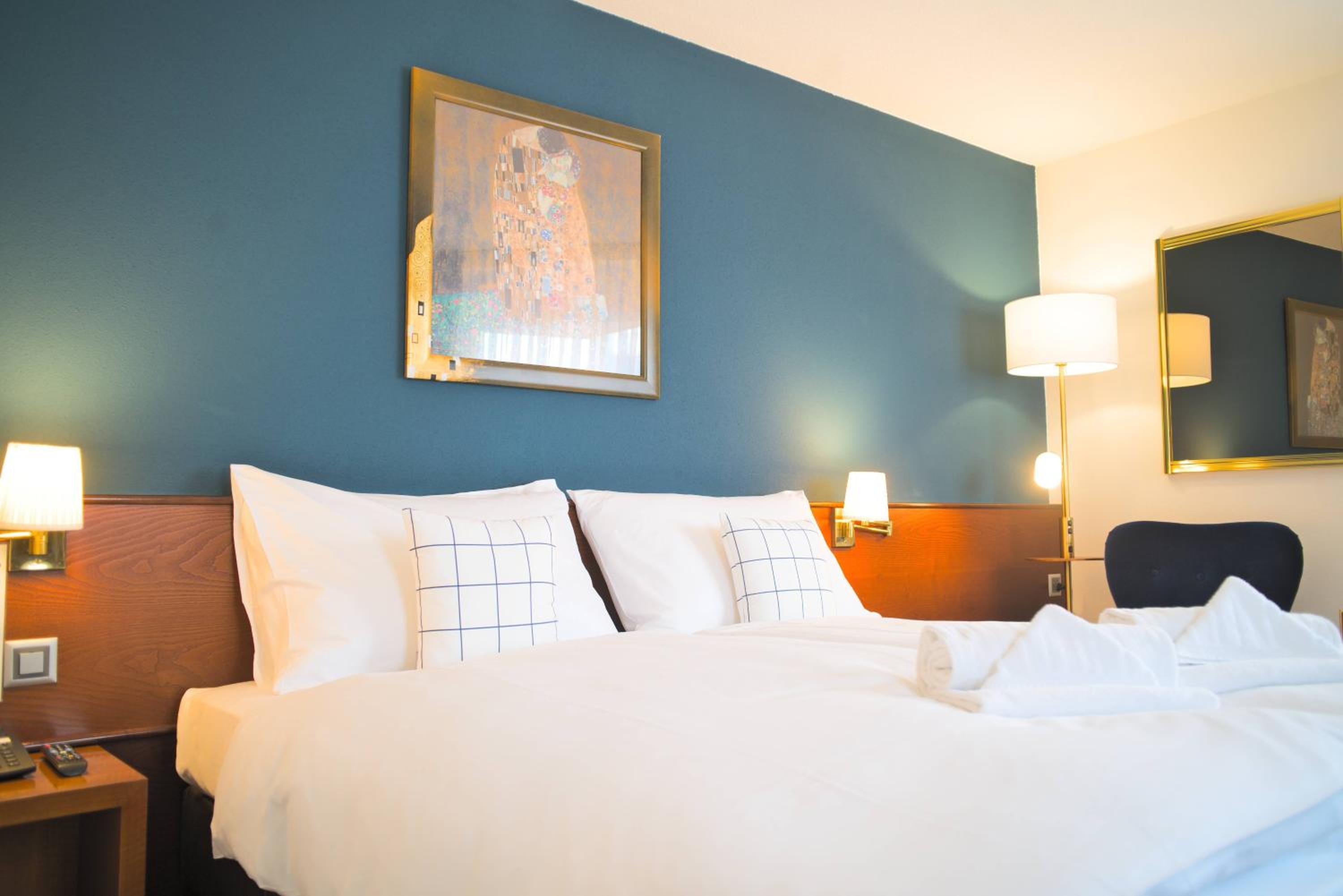 Superior Room with King Bed