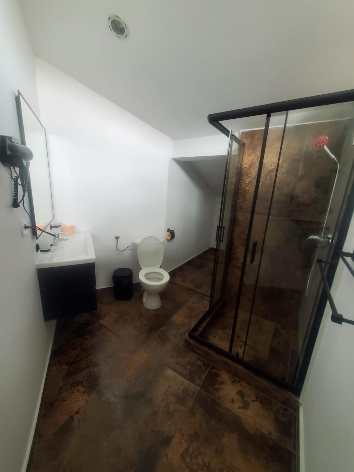 Two-Bedroom Apartment - Photo 2