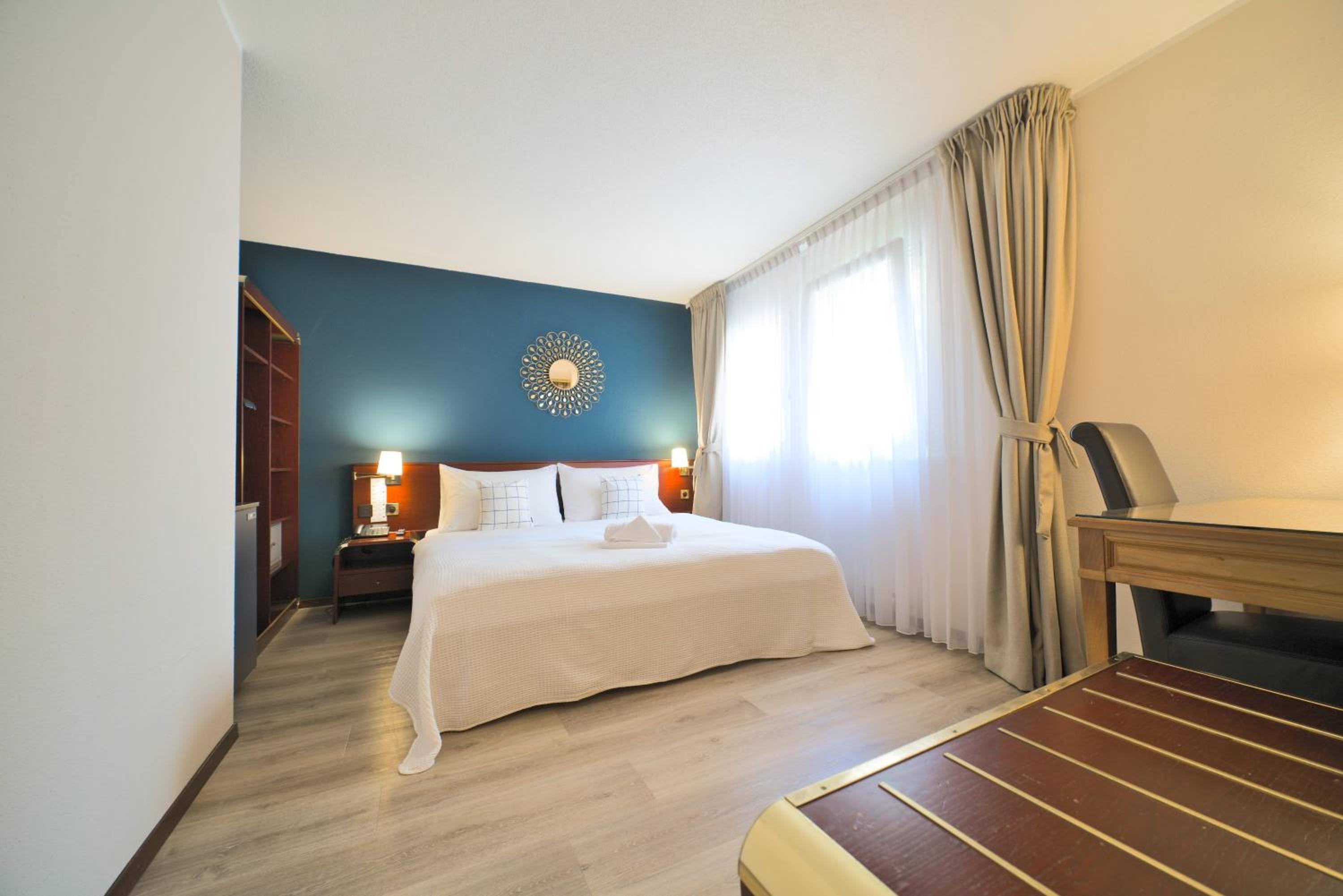 Standard King Room - Photo 1