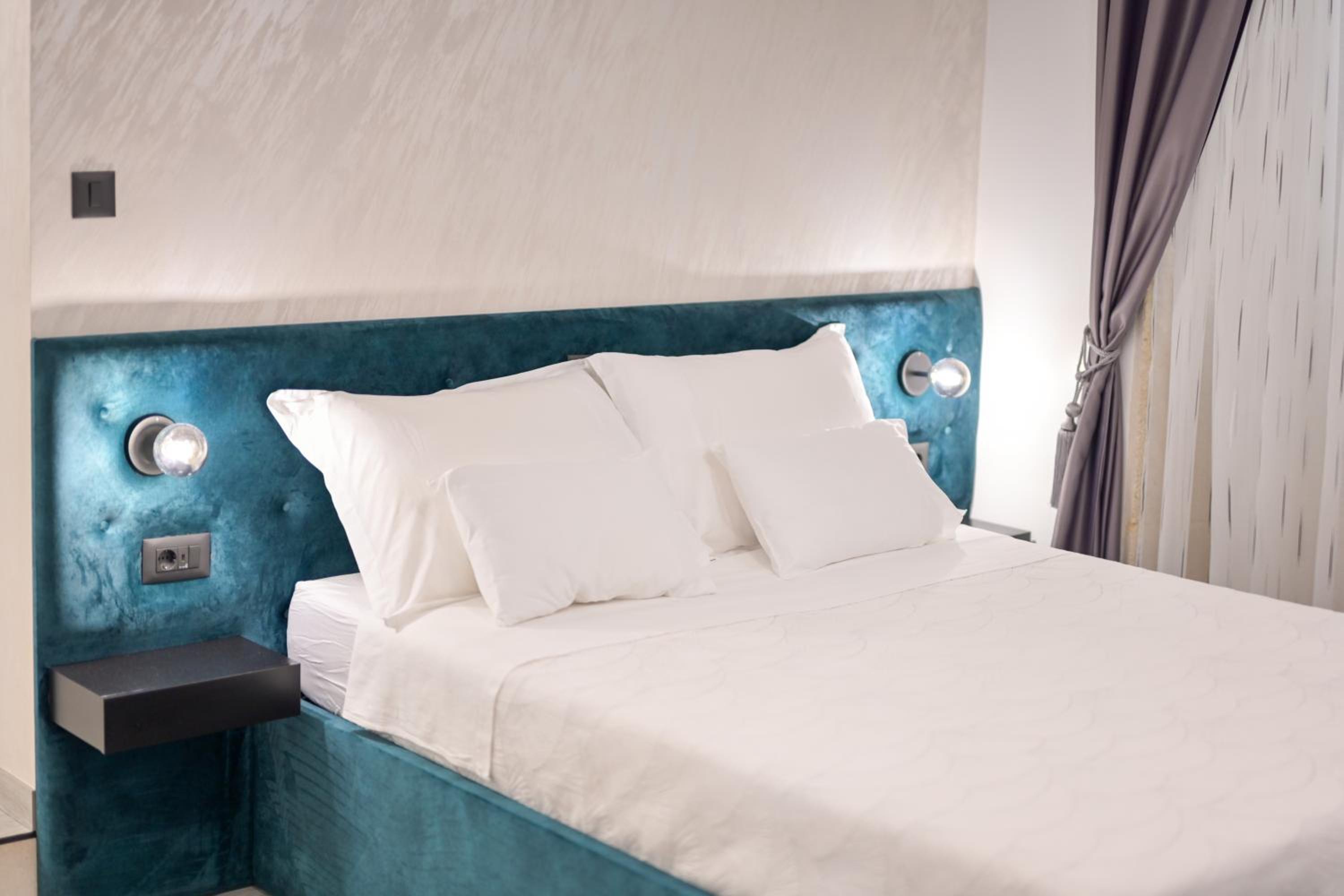 Double Room - Photo 2