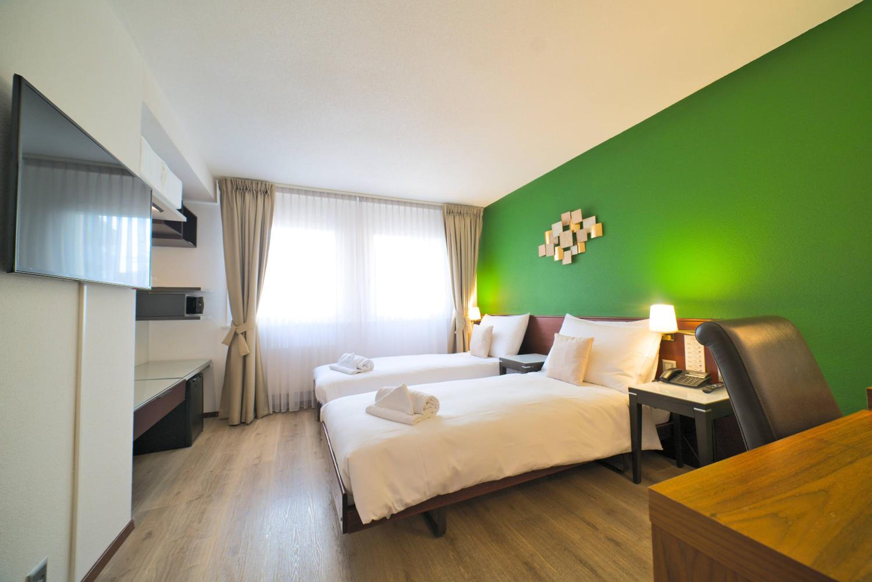 Standard Twin Room - Photo 1