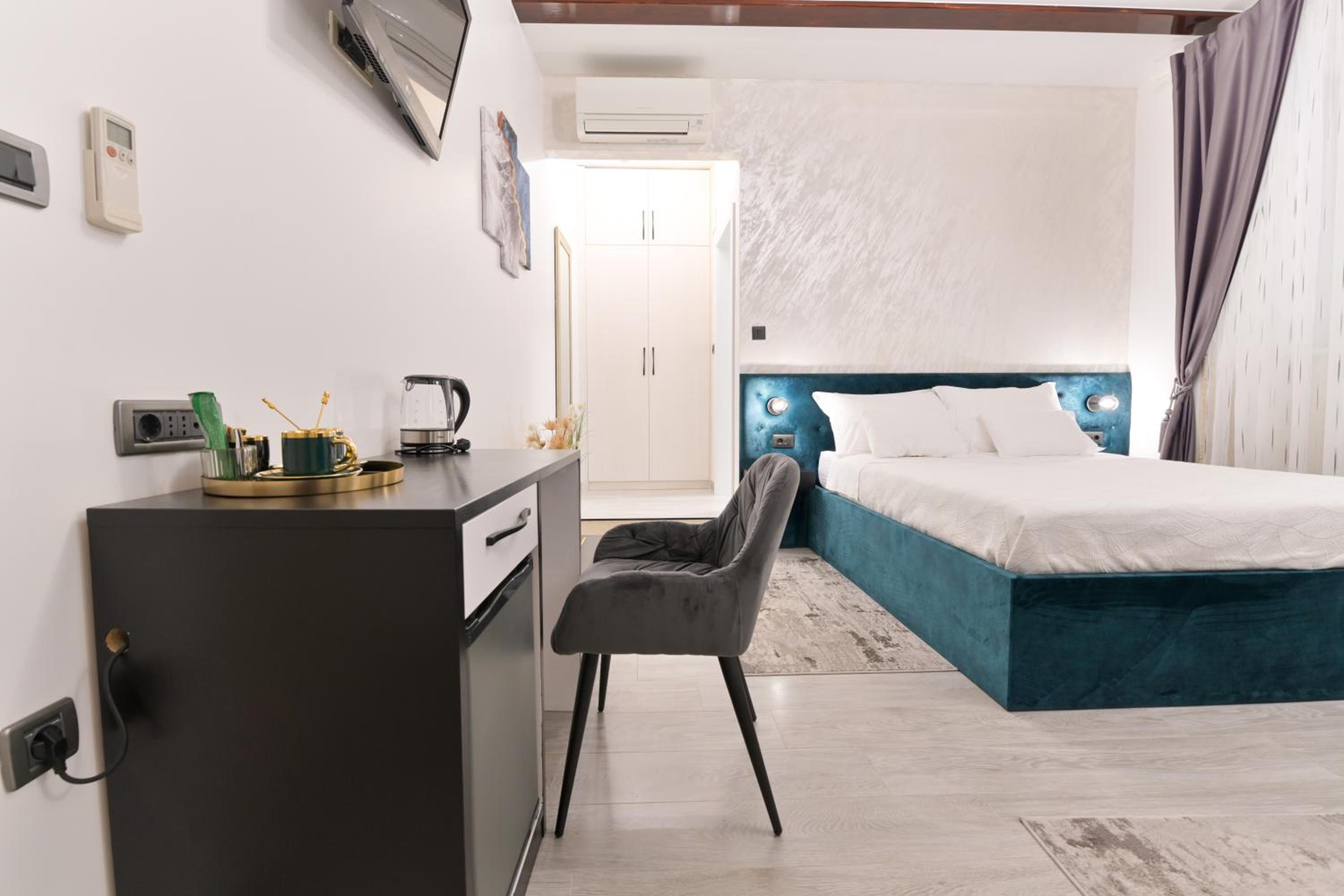 Double Room - Photo 3