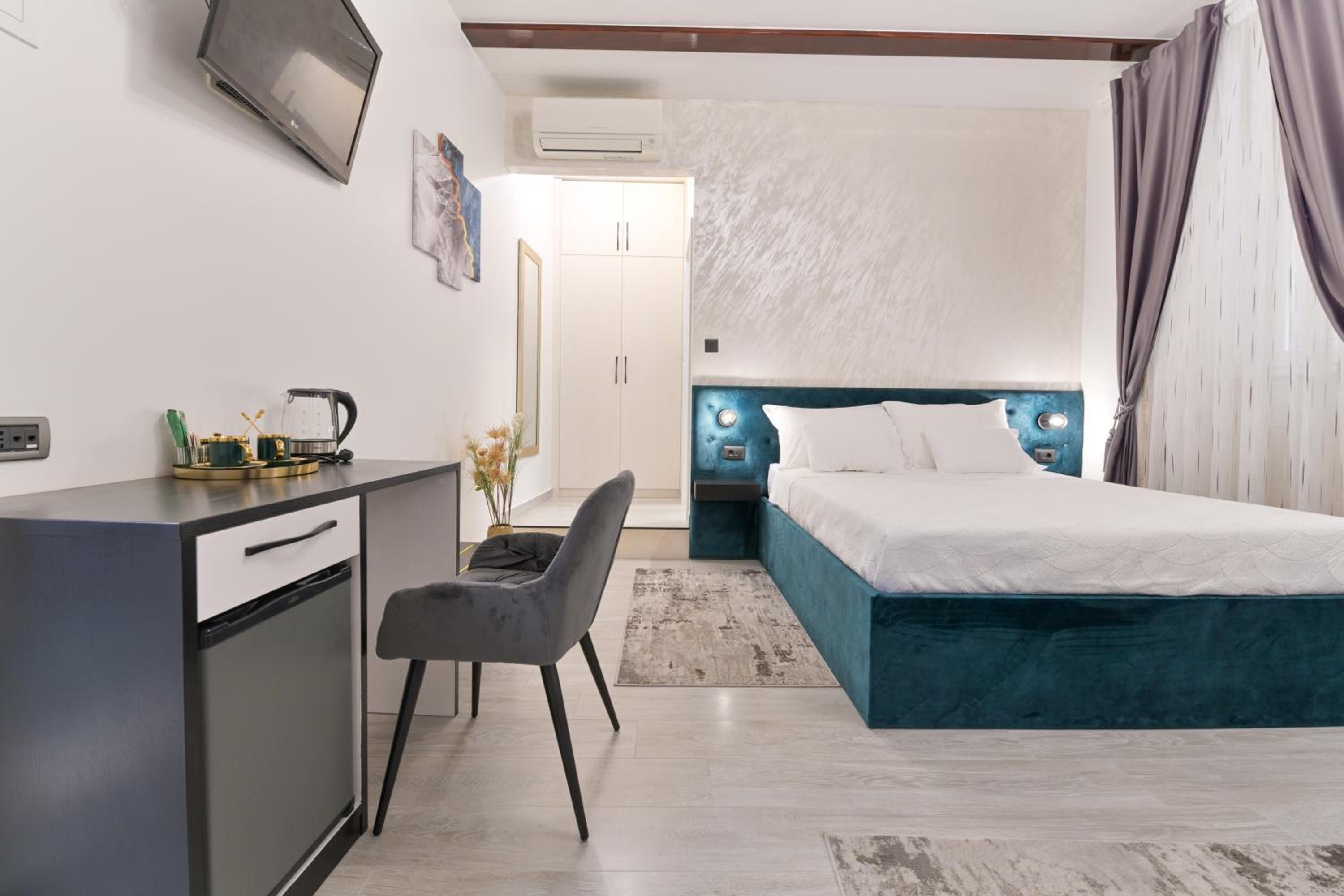 Double Room - Photo 23