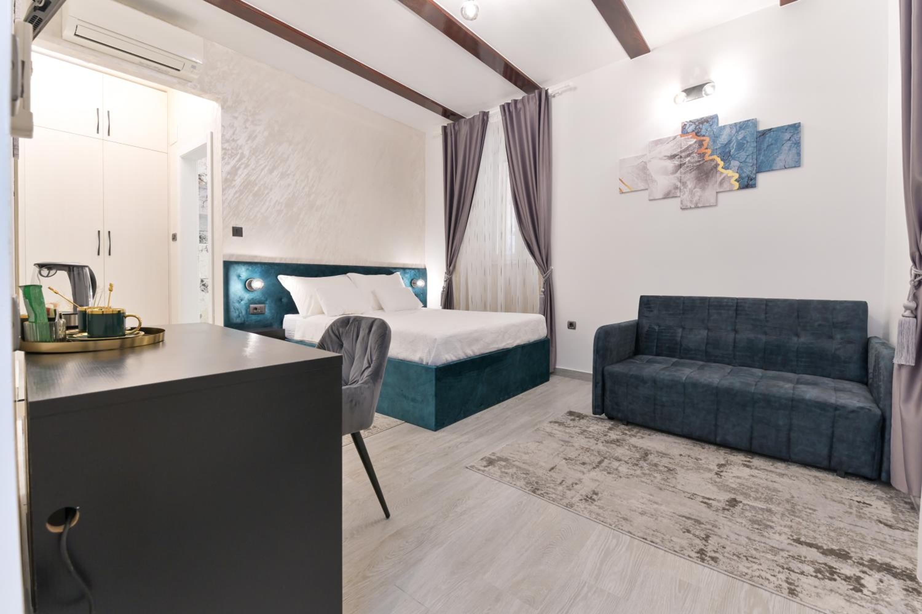 Double Room - Photo 1