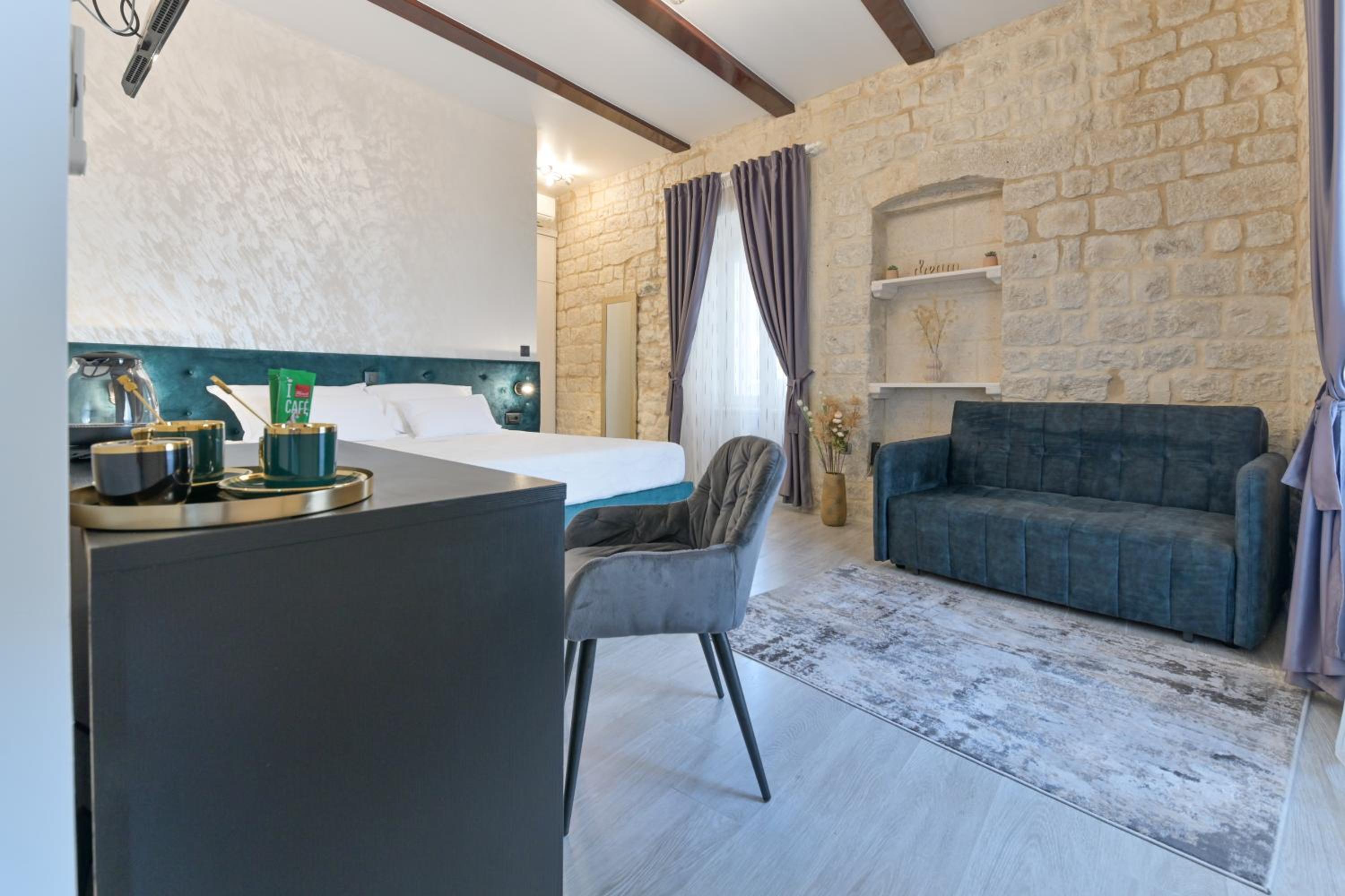 Double Room - Photo 10